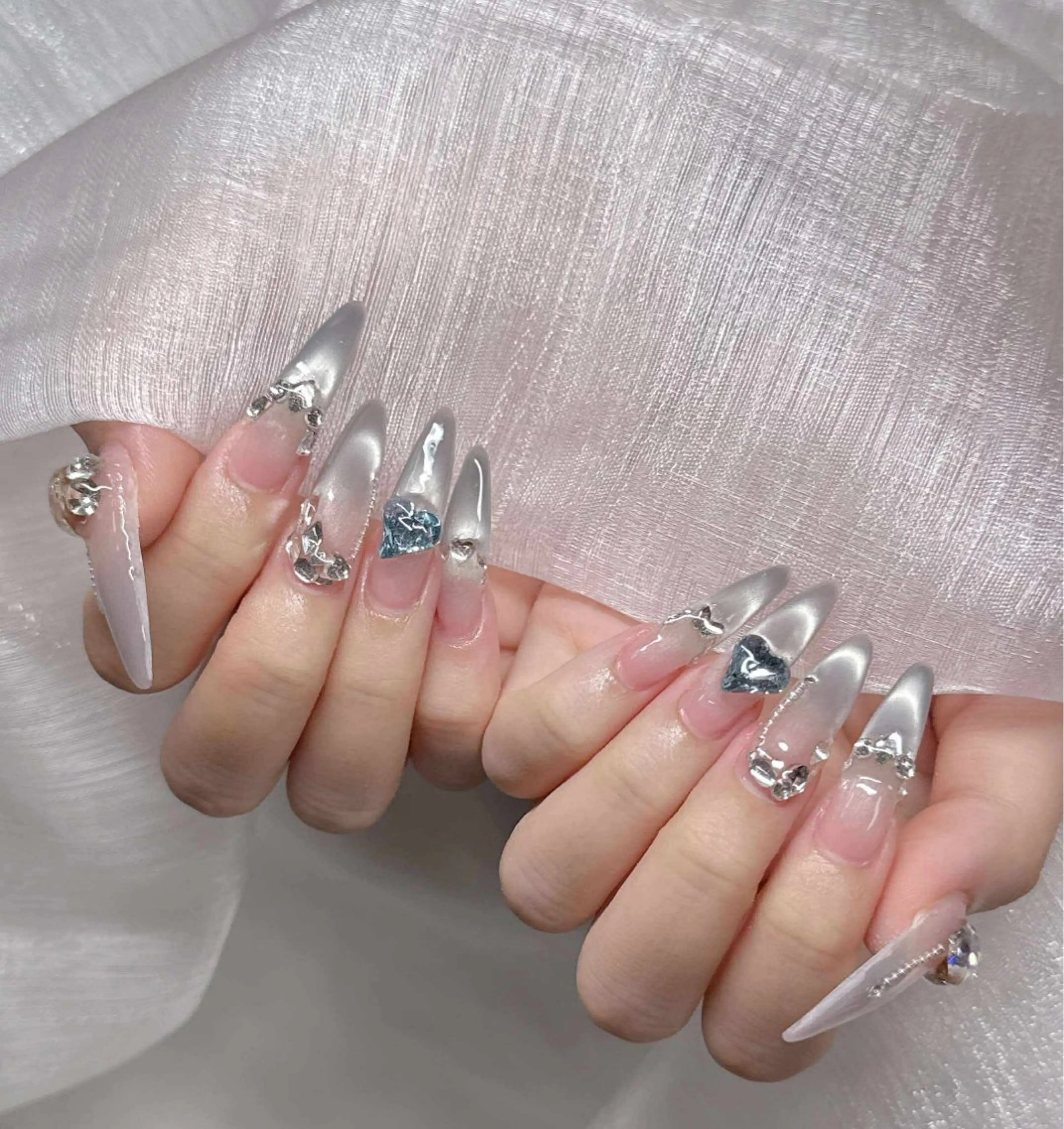 ネイル ハンドネイル Lee Nailsのネイルデザイン