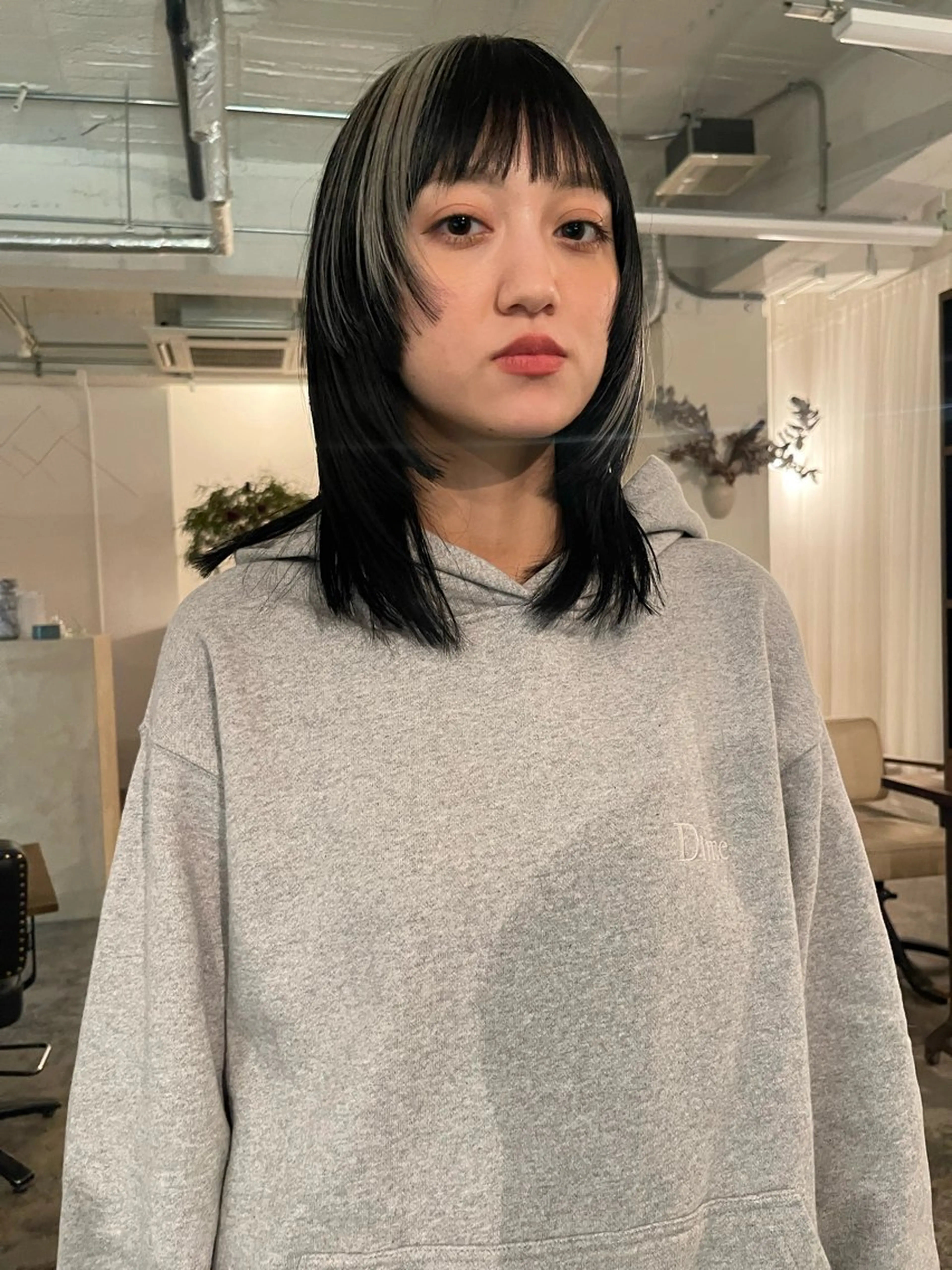 ミディアム カラー Terve.野崎 真里奈のヘアスタイル