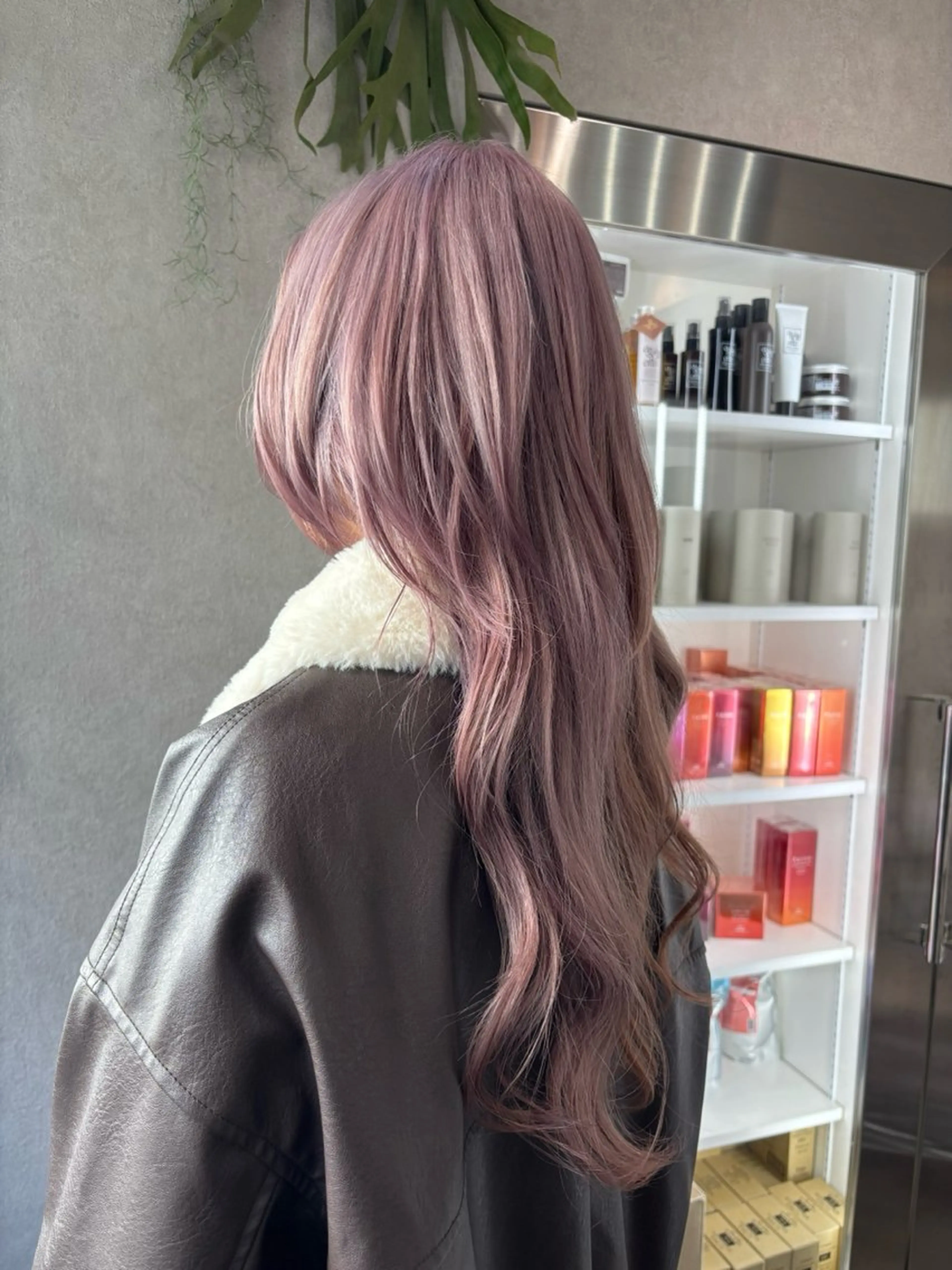 ロング カラー ヘアアレンジ 切りっぱなしボブ ブリーチ ダブルカラー イヤリングカラー ハイライトカラー ヘアカラー iona/ハイトーン /ネイルのネイルデザイン
