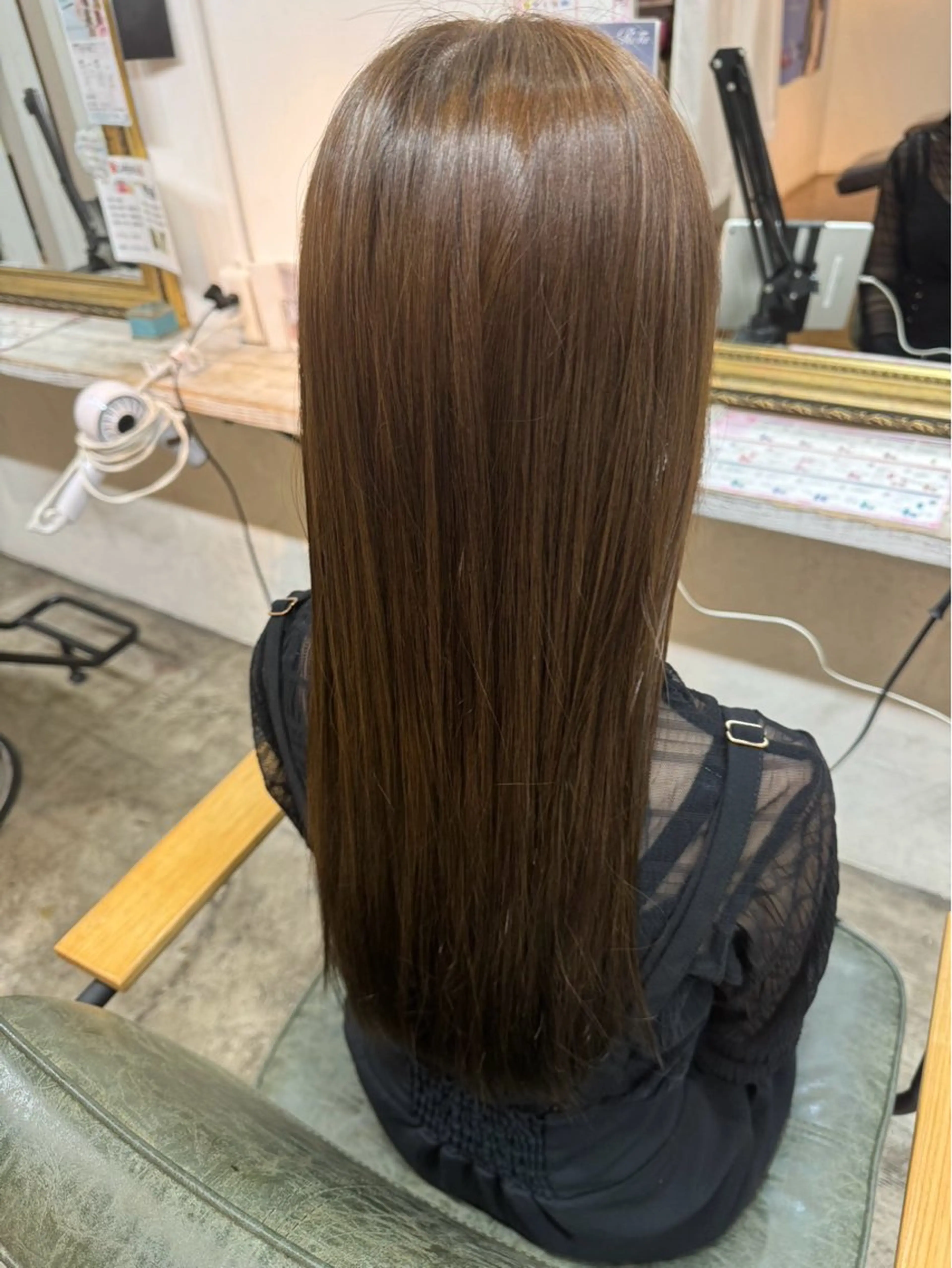 カラー 出崎 風果のヘアスタイル