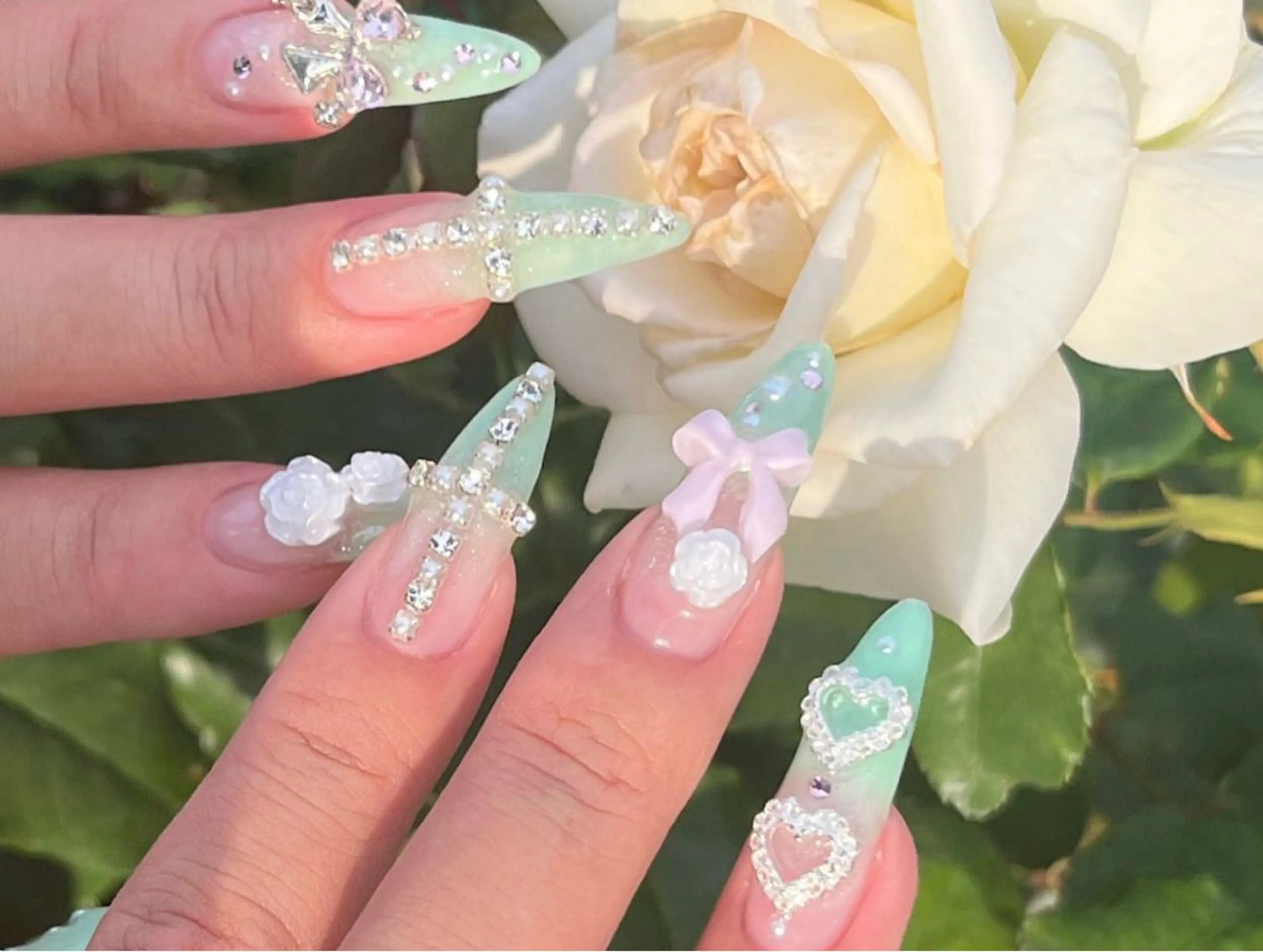 ネイル ハンドネイル フットネイル moca心斎橋所属・˚✧⁺⭐︎༚moca miyuu⁎⁺˳✧༚のネイルデザイン