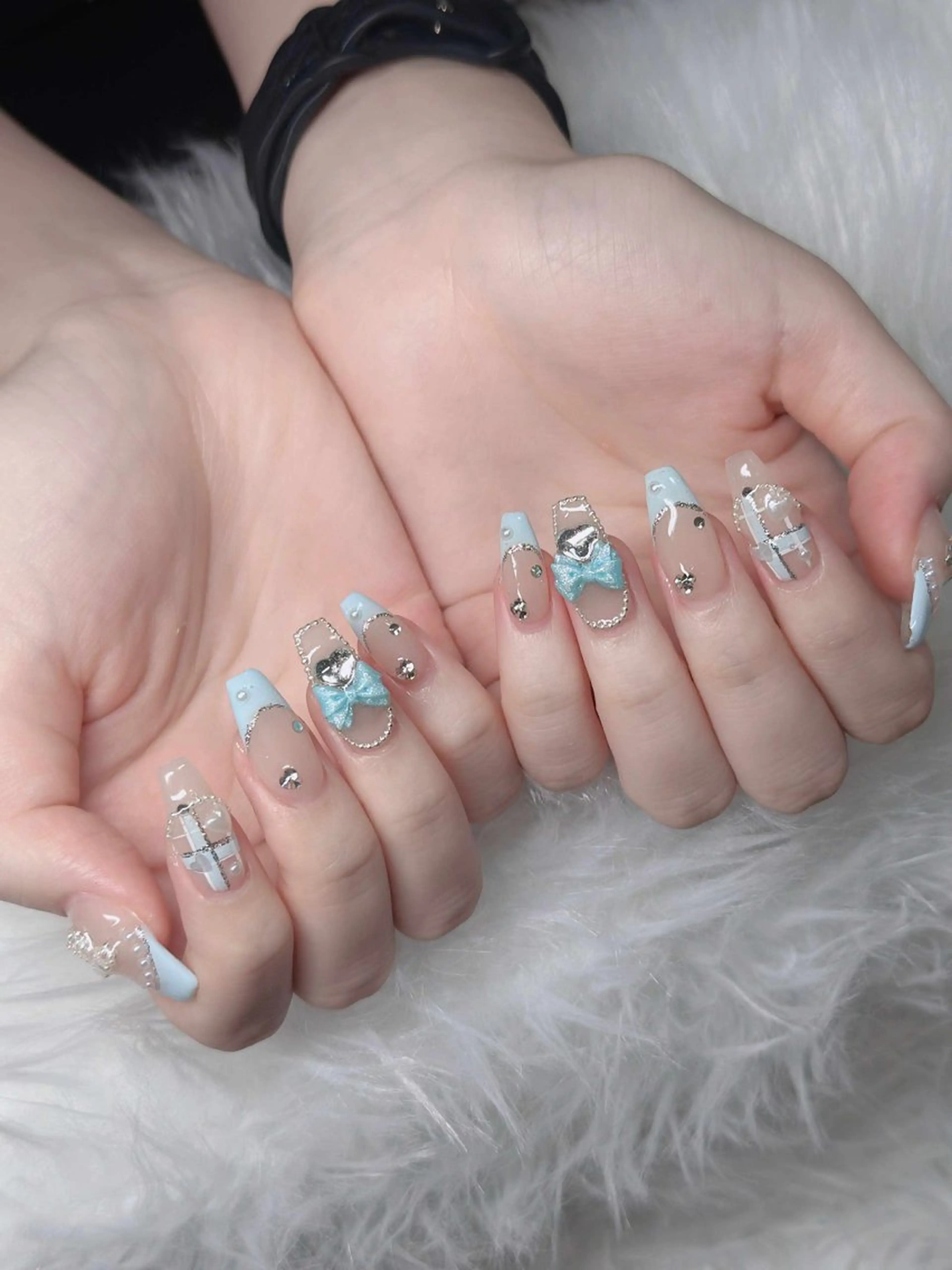 ネイル フレンチネイル ジェルネイル ガラスフレンチ ハロウィン ハート H.baby Nail Salonのネイルデザイン