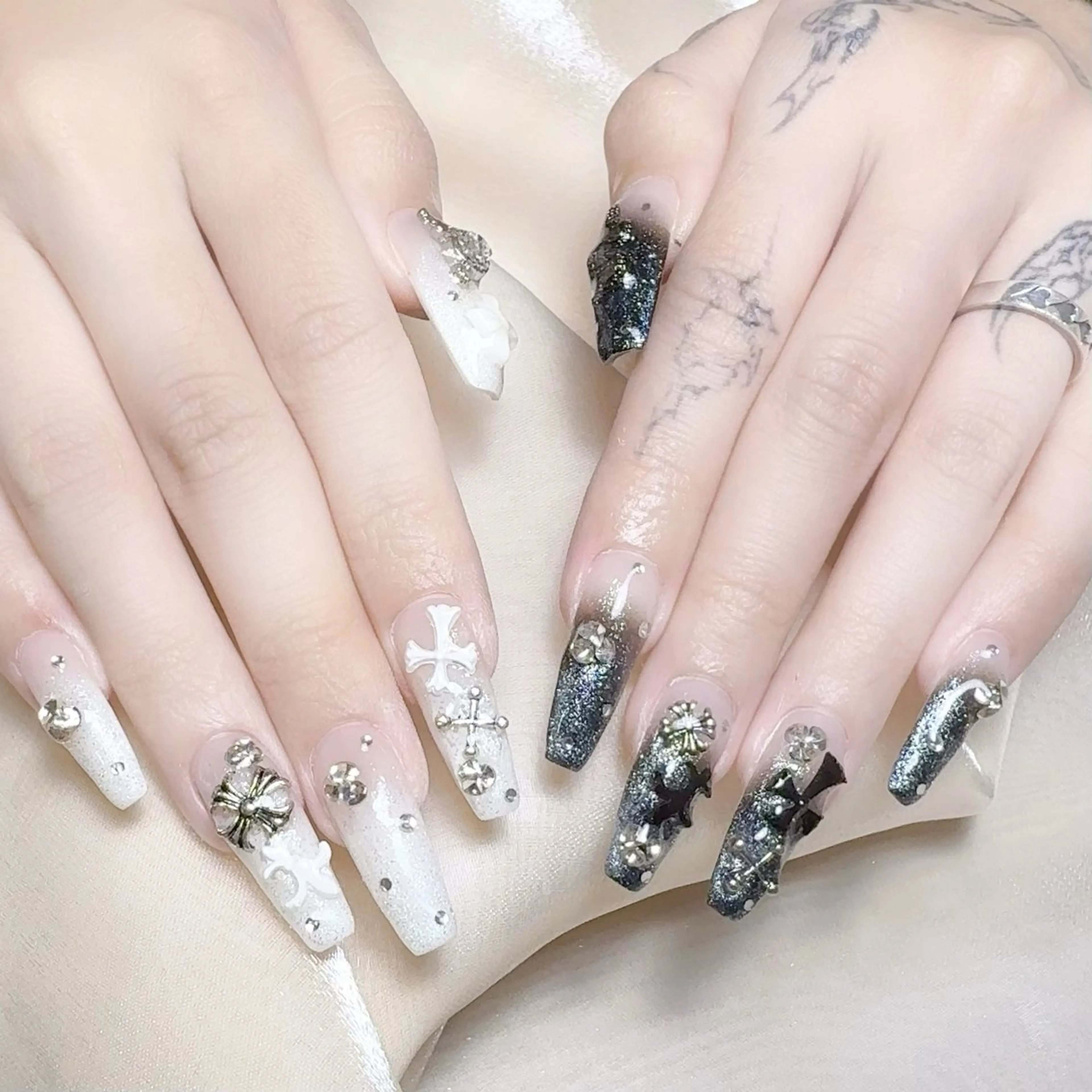 メンズ ネイル メンズ韓国風 アートネイル オーロラネイル ガーリー キラキラネイル ハンドネイル Nail salon 木にいるのネイルデザイン