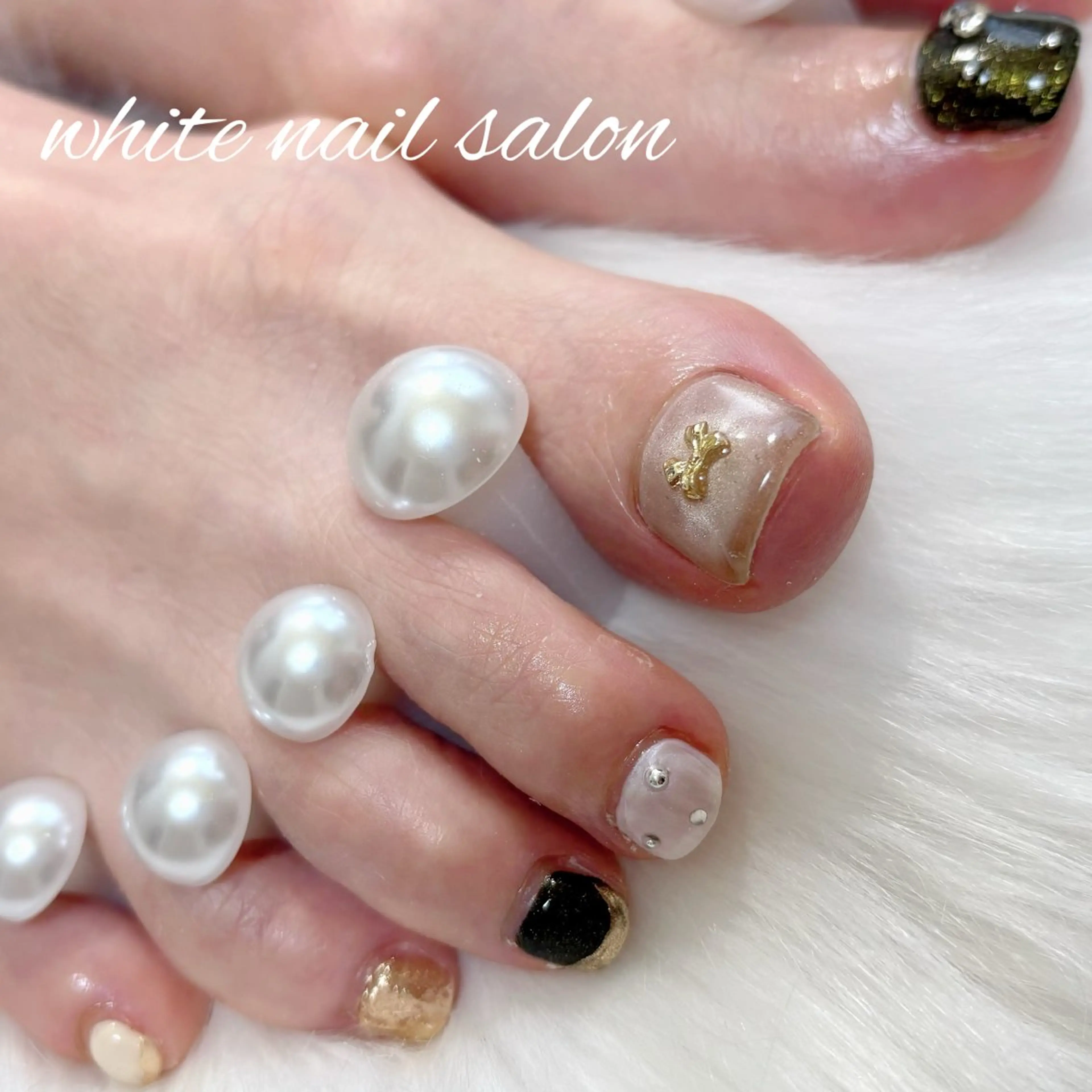 ネイル フットネイル 持ち込み フットネイル white nail salonのネイルデザイン