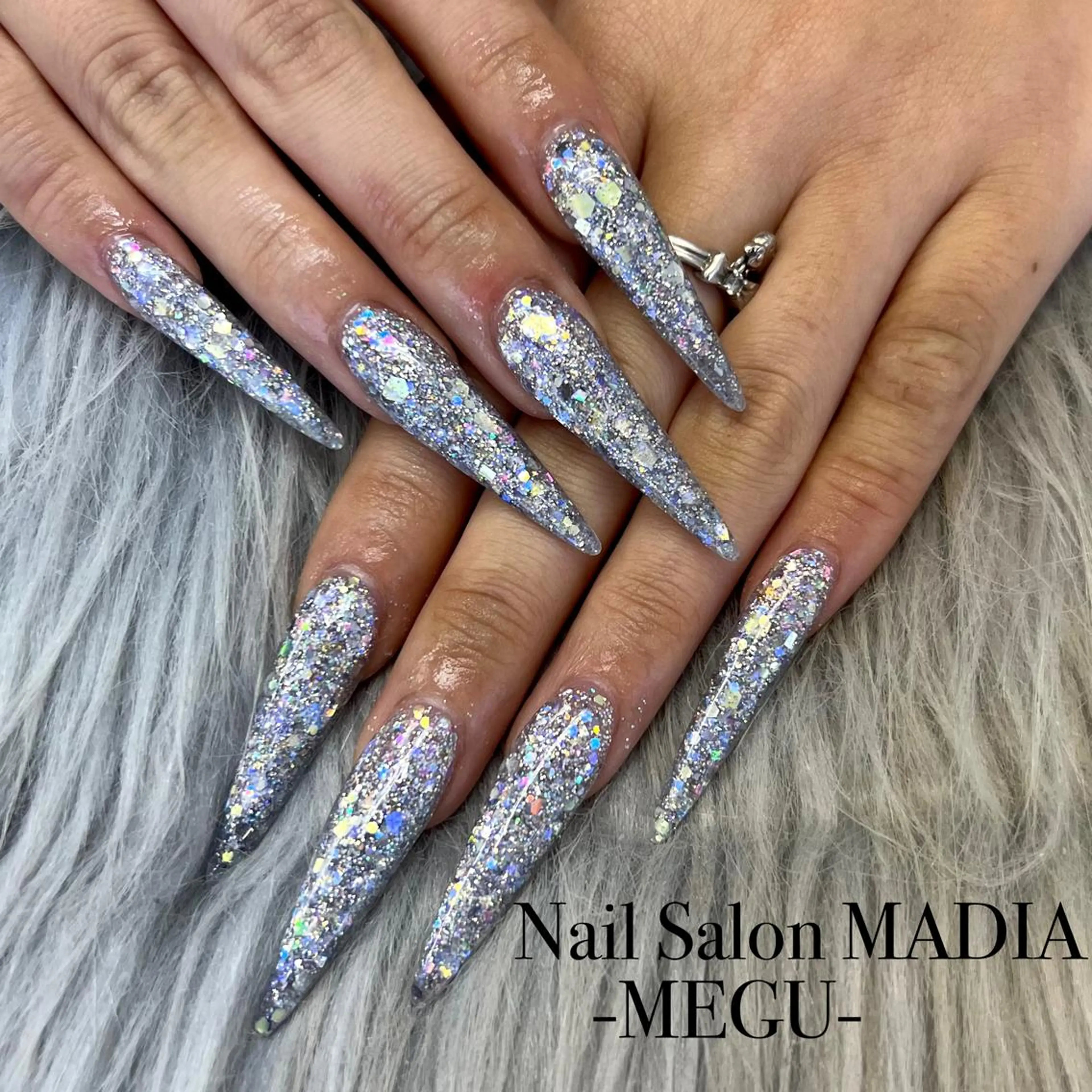 ネイル MADIA藤沢所属・MADIA MEGUのネイルデザイン