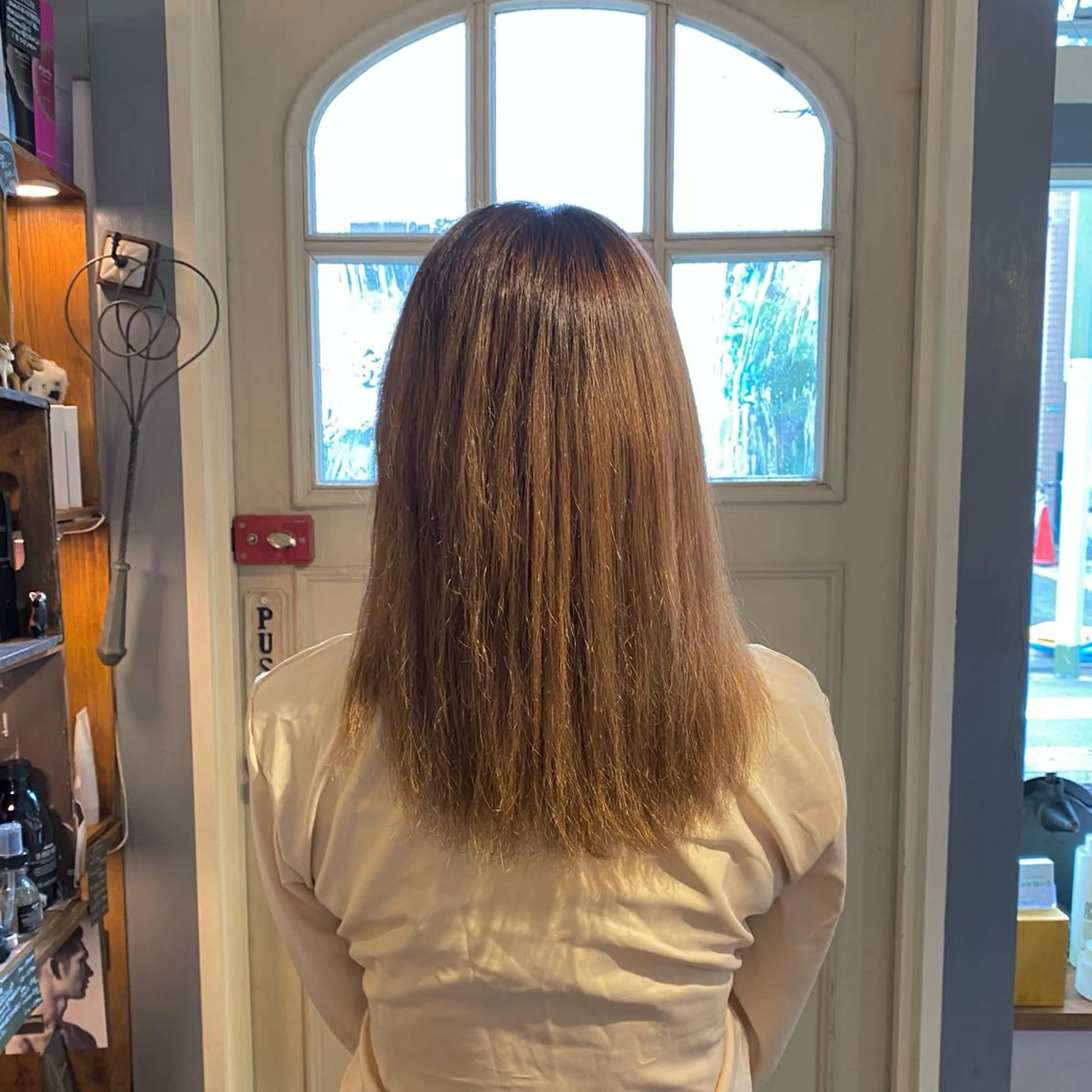 ミディアム ヘアアレンジ シールエクステ エクステ ハイライト カット ヘアカラー トリートメント ヘッドスパ BRITS 渡辺 菜々子のヘアスタイル