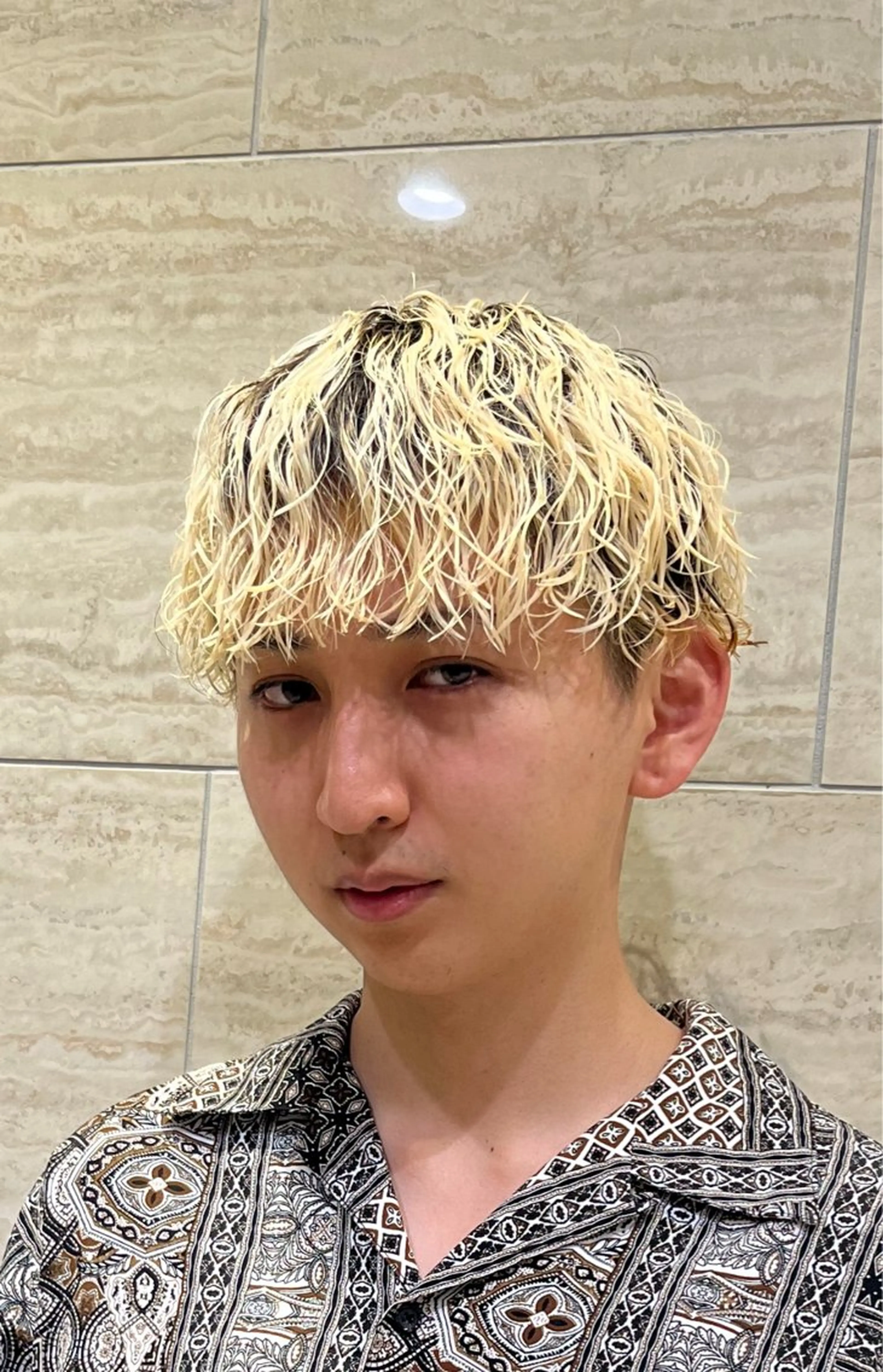 ショート メンズ メンズブリーチ メンズパーマ 河崎 祐矢のヘアスタイル