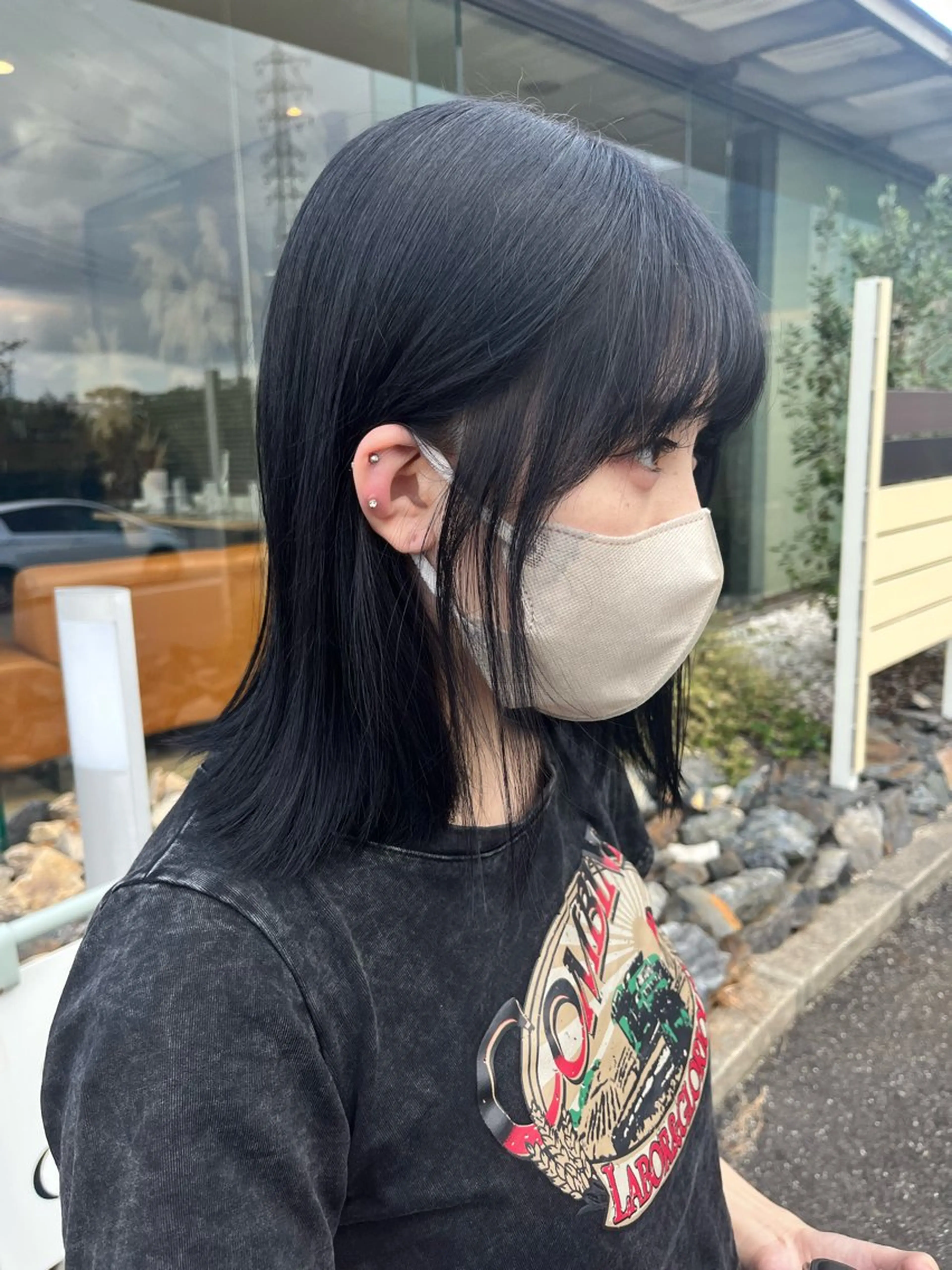 ミディアム カラー 犬塚 梨花のヘアスタイル