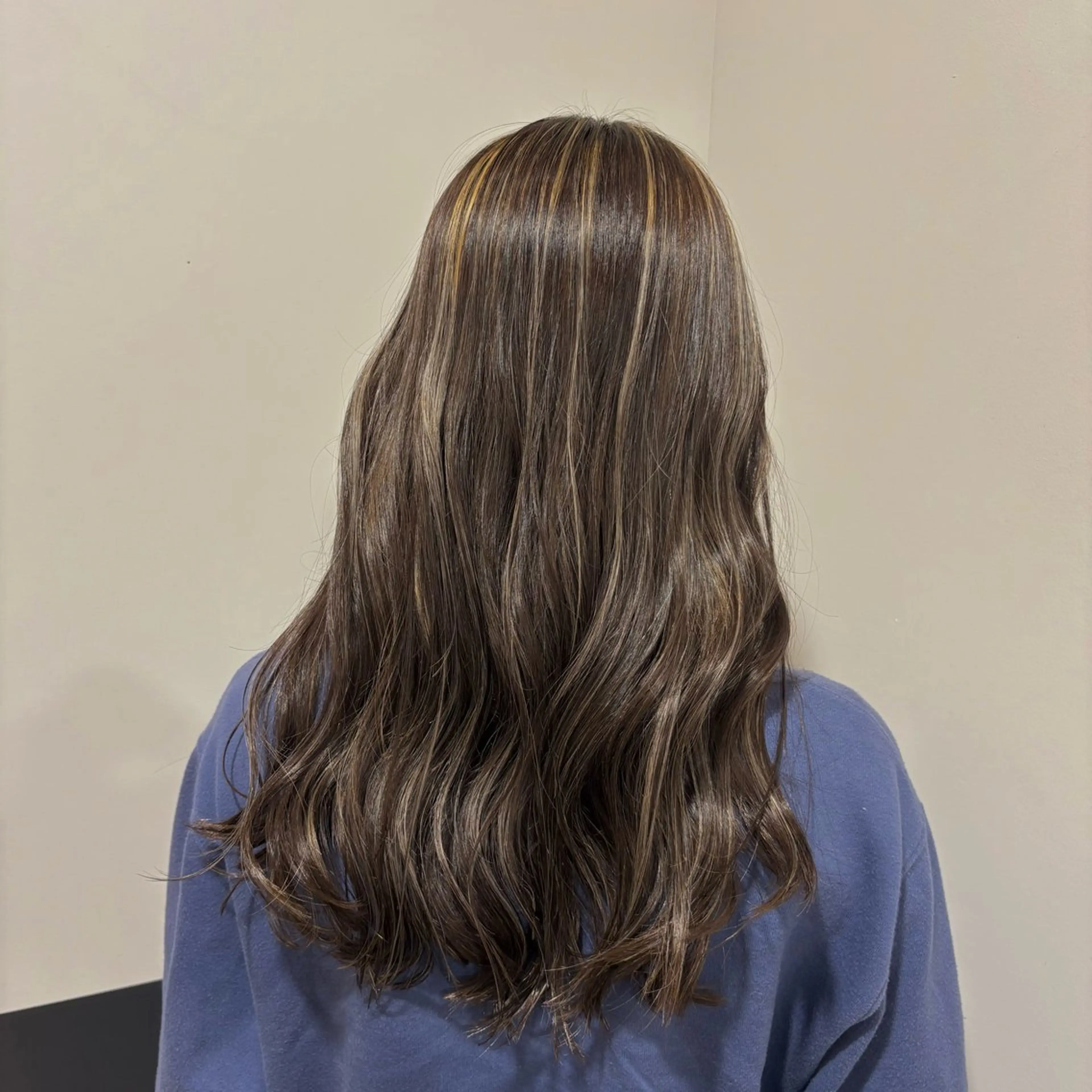 セミロング ハイライト ヘアカラー ボブ/外国人風カラー 🩵mikiのヘアスタイル