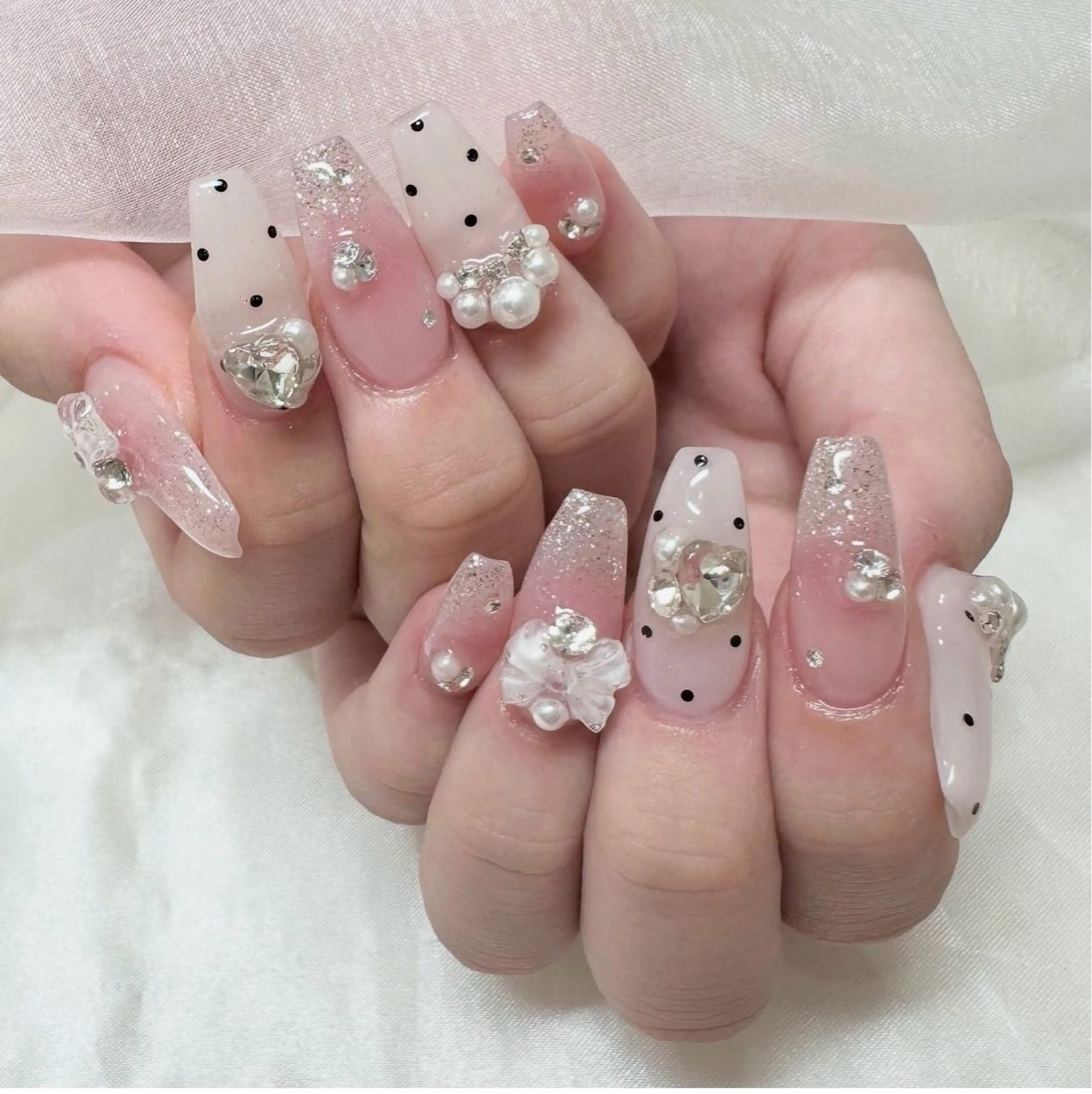 ネイル アートネイル グラデーション キラキラネイル ニュアンスネイル オフィスネイル Jenn Nail Salonのネイルデザイン