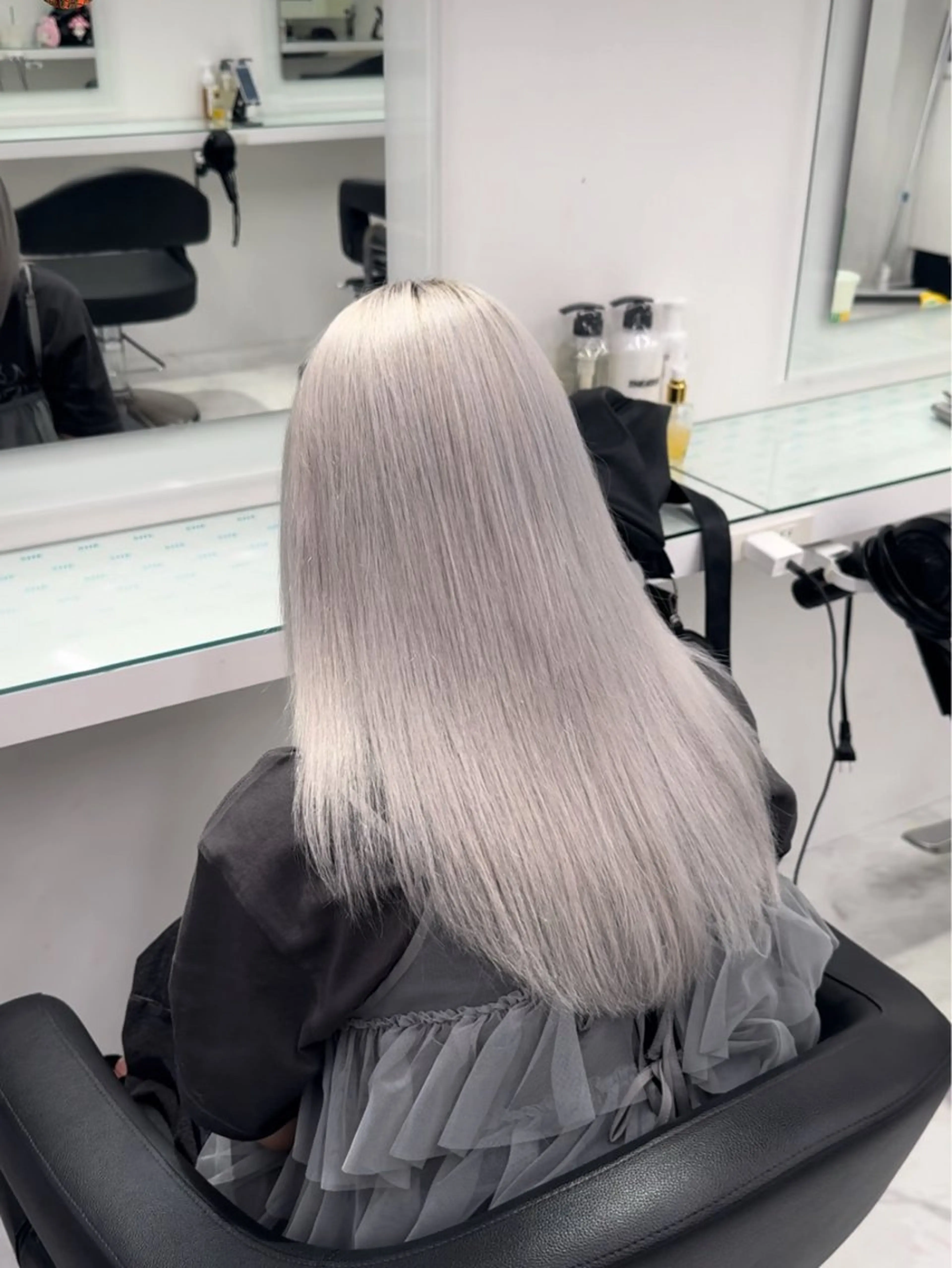 ロング カラー ヘアアレンジ ヘアカラー トリートメント ヘッドスパ ヘアセット ハイトーン艶カラー 🤍ゆうひのヘアスタイル