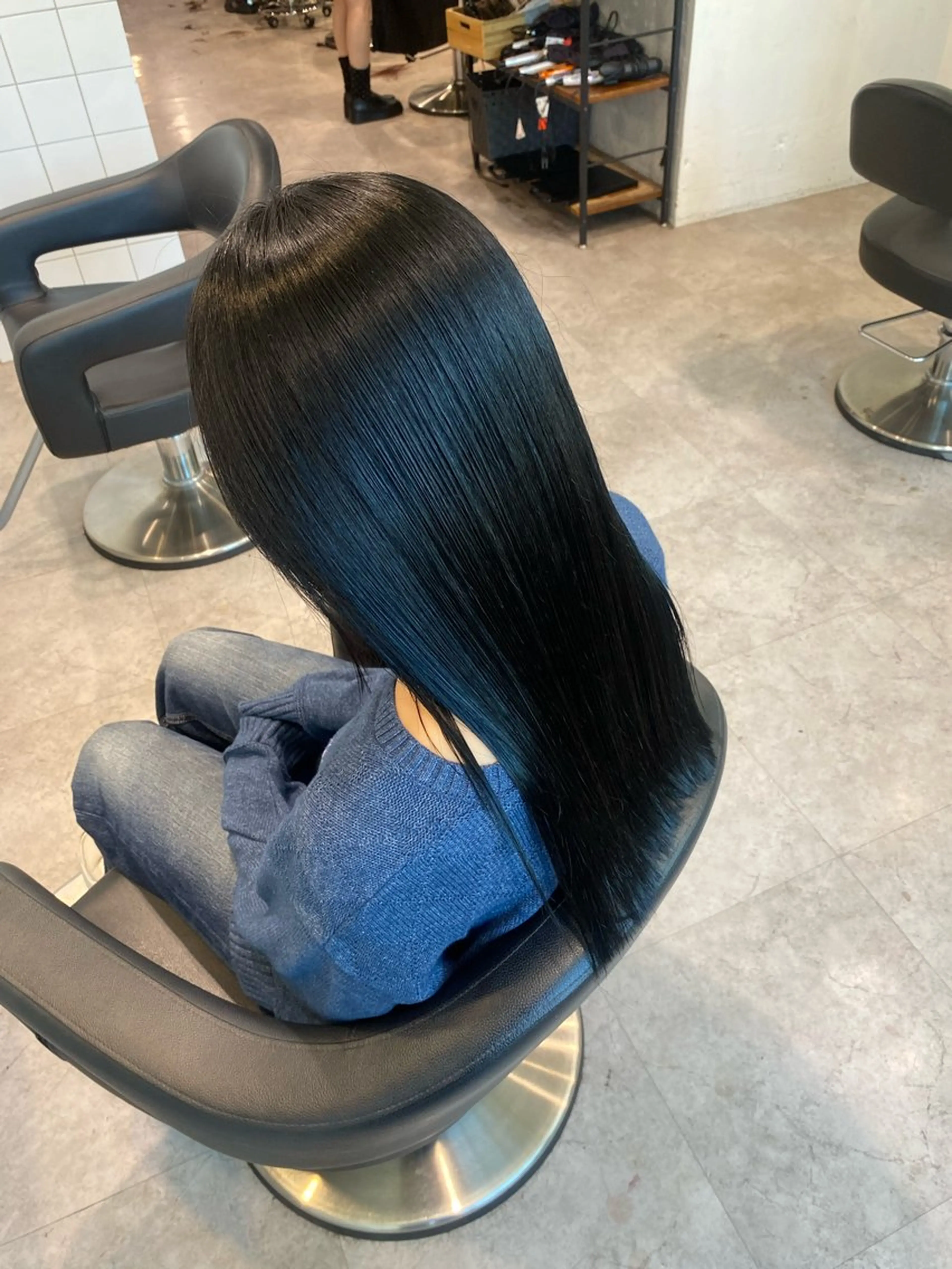 ミディアム メンズ ヘアカラー 艶感ミルクティー🤍 色落ち綺麗🤍ともやのヘアスタイル