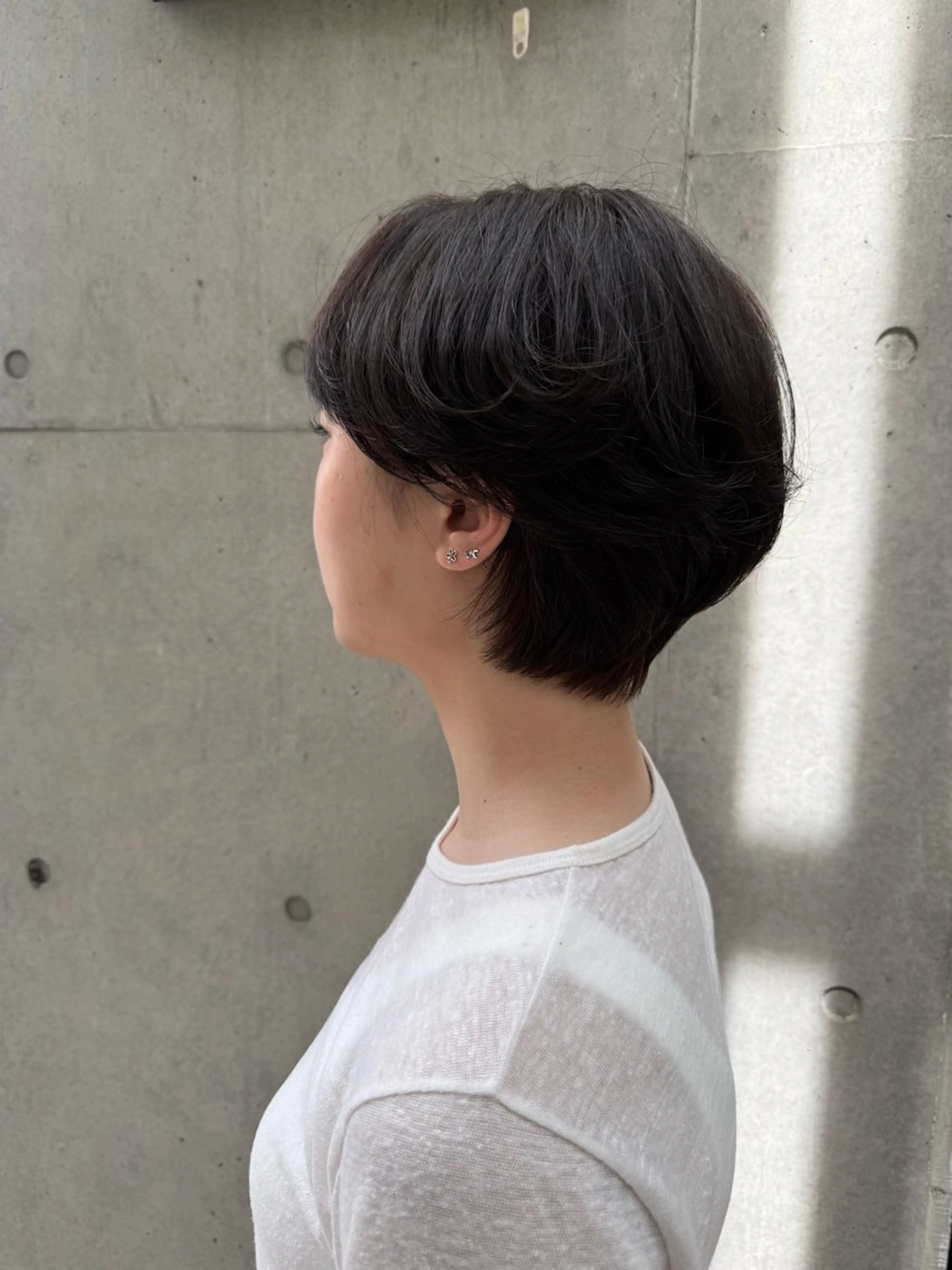 ショート カラー nico TOKYO所属・ニュアンス/ センターパート/イノのヘアスタイル