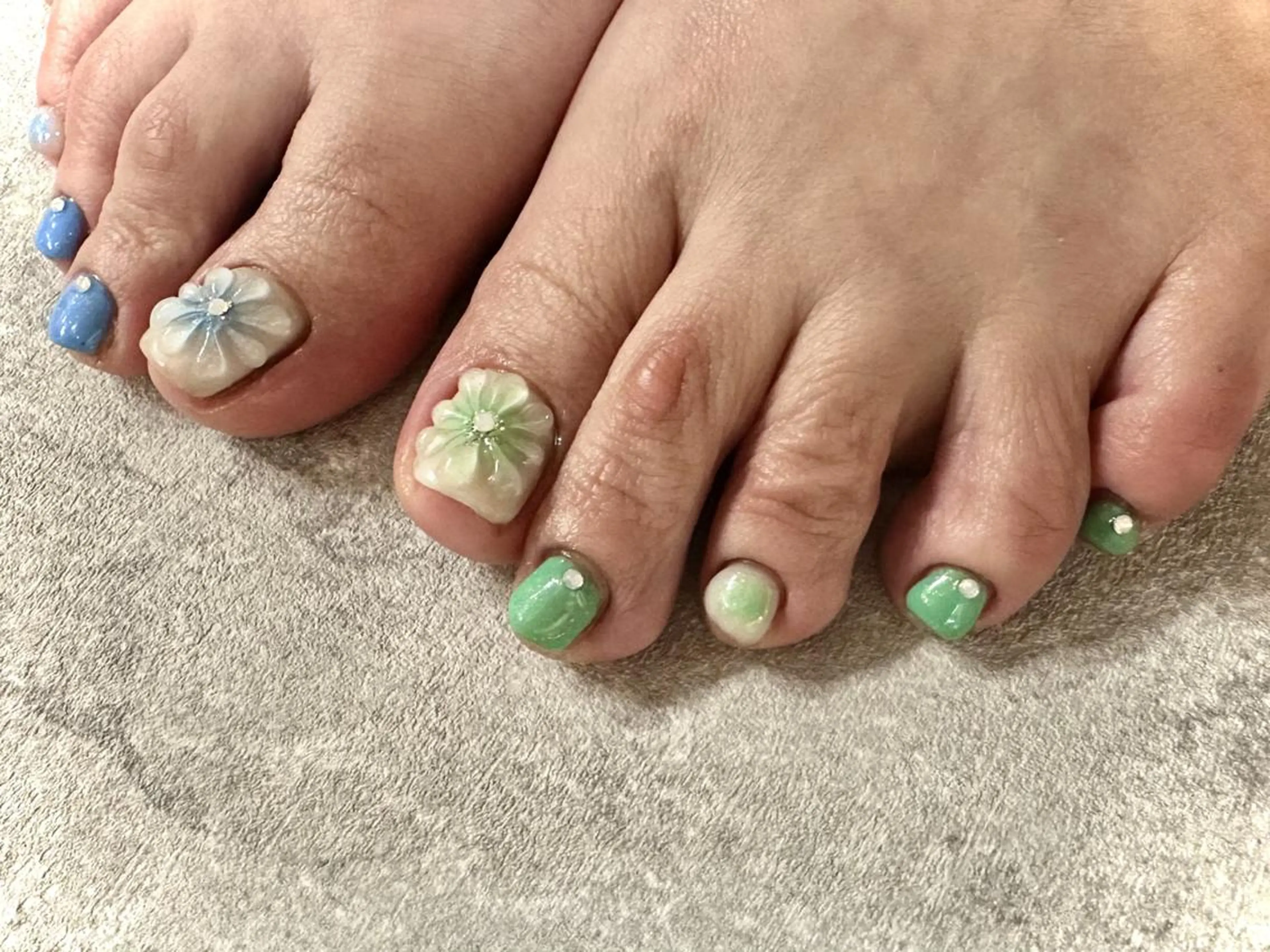 ネイル フットネイル フレンチネイル ジェルネイル ガラスフレンチ グラデーション ハンドネイル ハンドケア FASTNAIL PLUS 新宿店のネイルデザイン