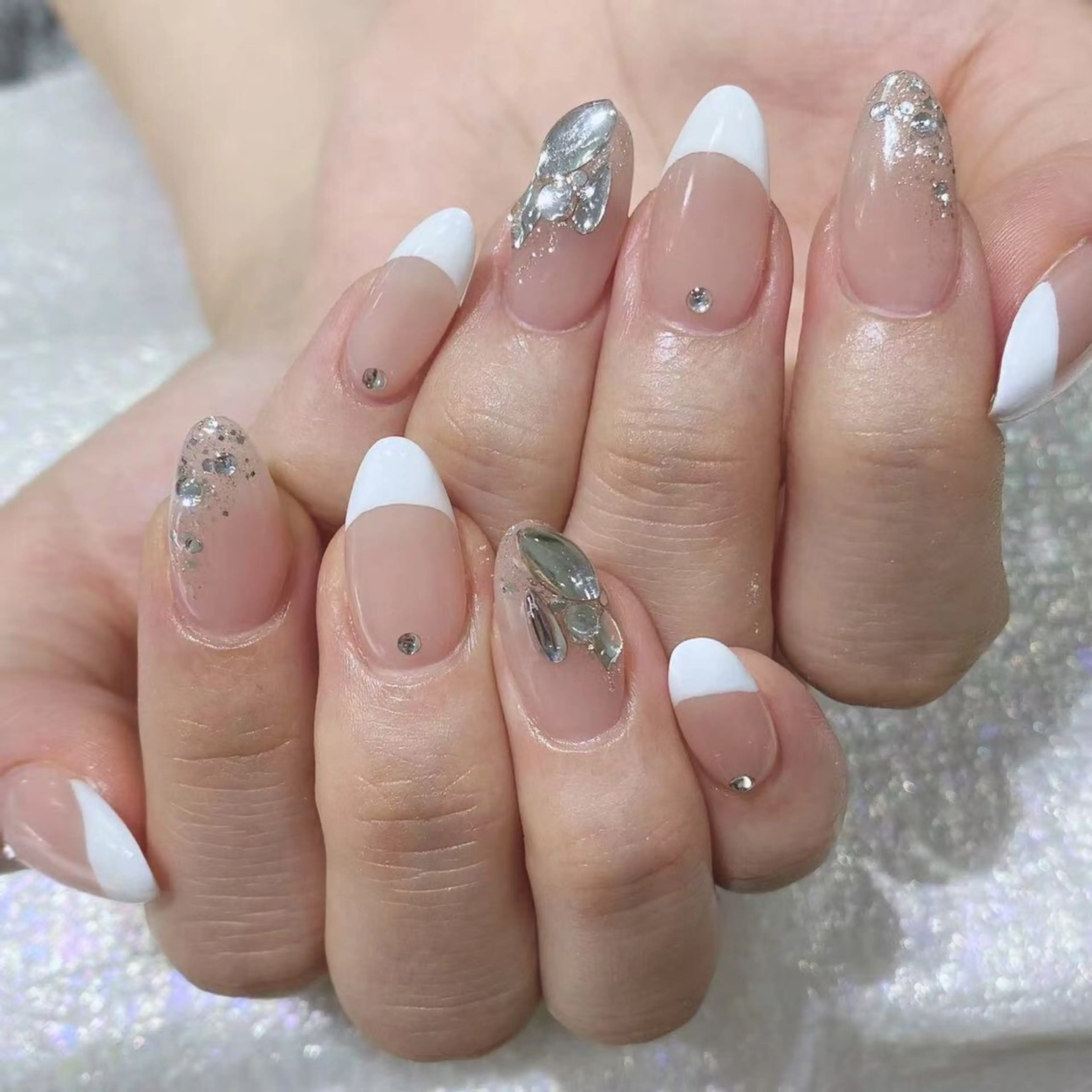 ネイル ハンドネイル Queens テイのネイルデザイン