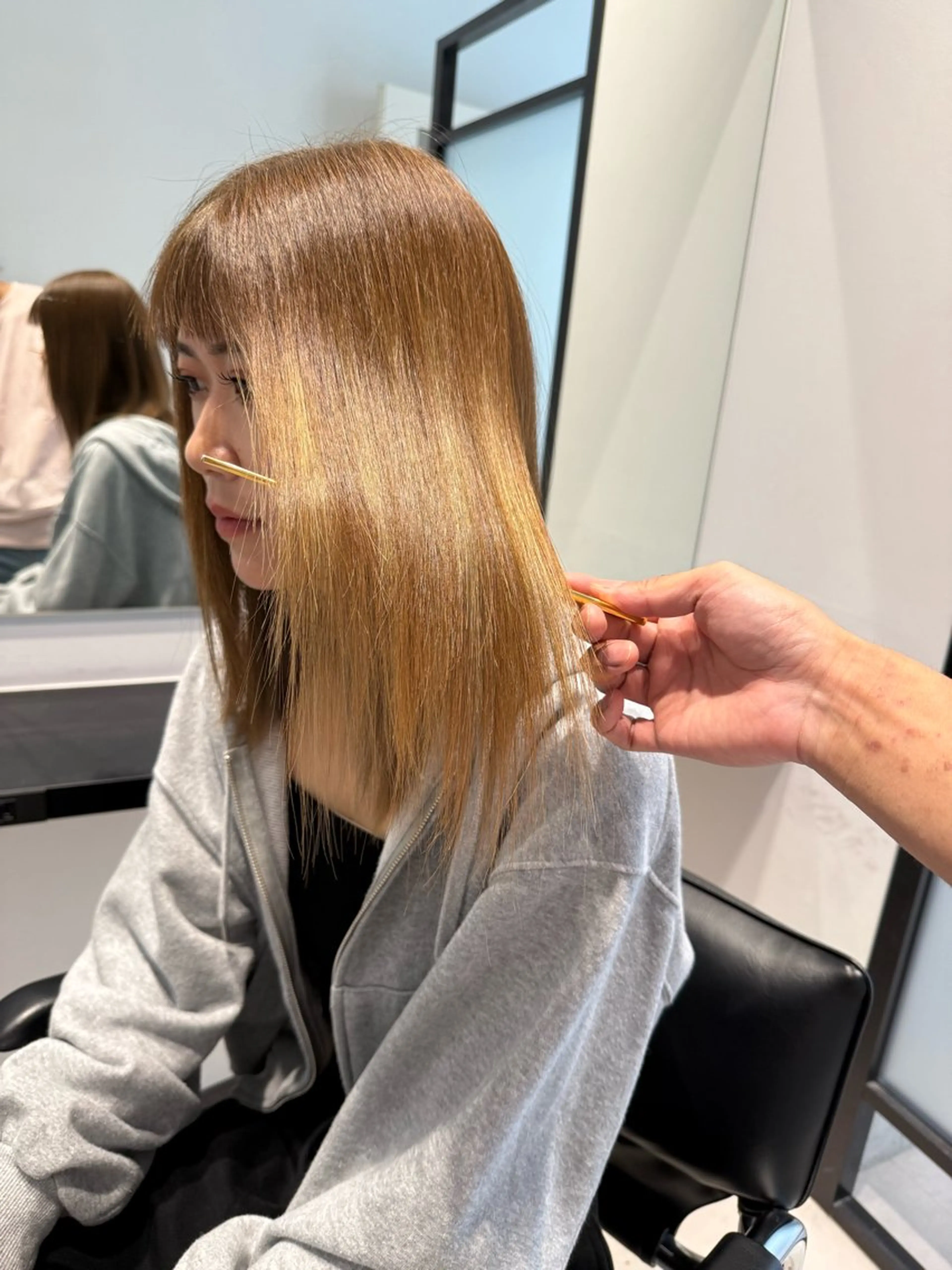 セミロング SALOWIN心斎橋Suite店所属・洗っても取れない 髪質改善|OJIROのヘアスタイル