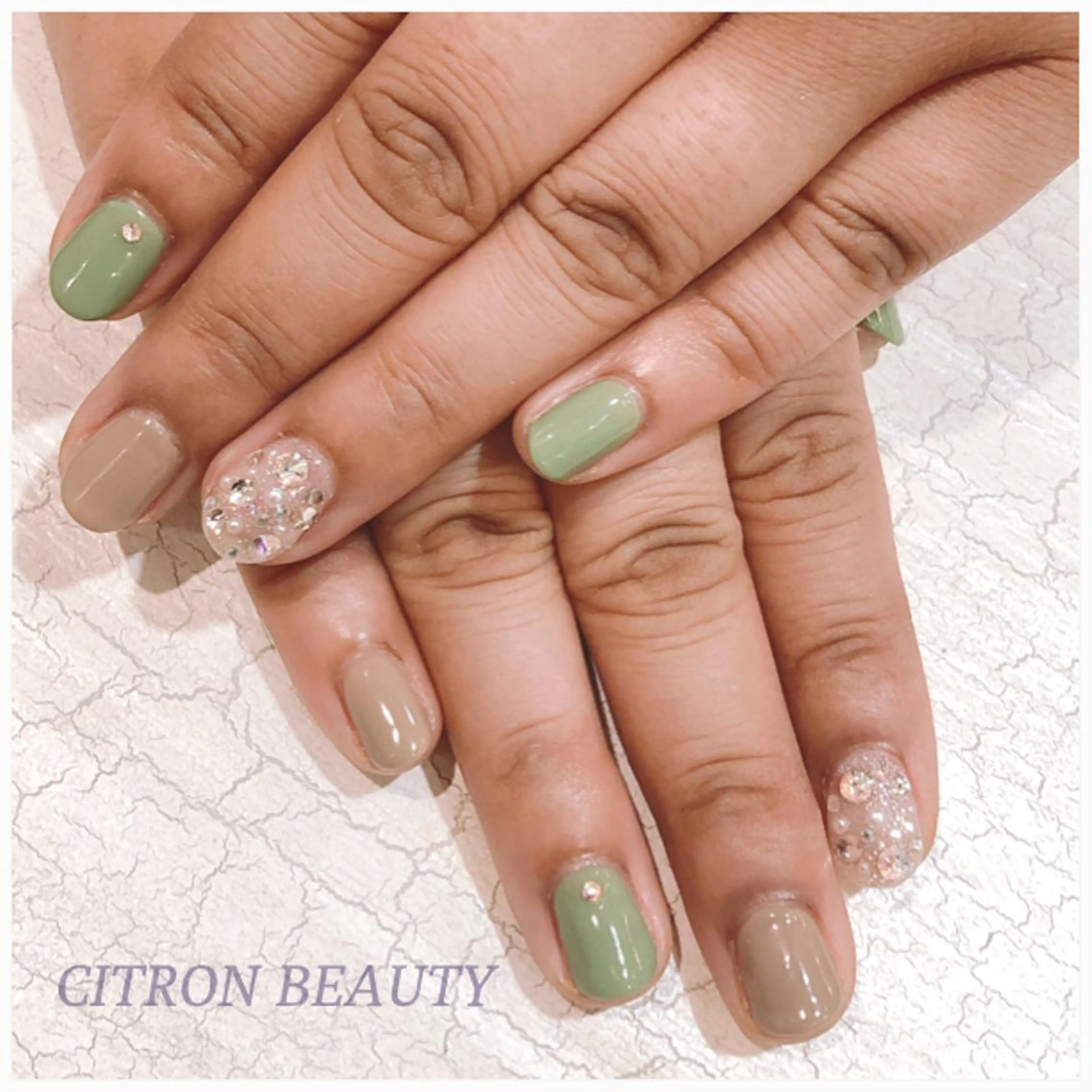 ネイル ストーンネイル CITRON NAIL💅練習生のネイルデザイン