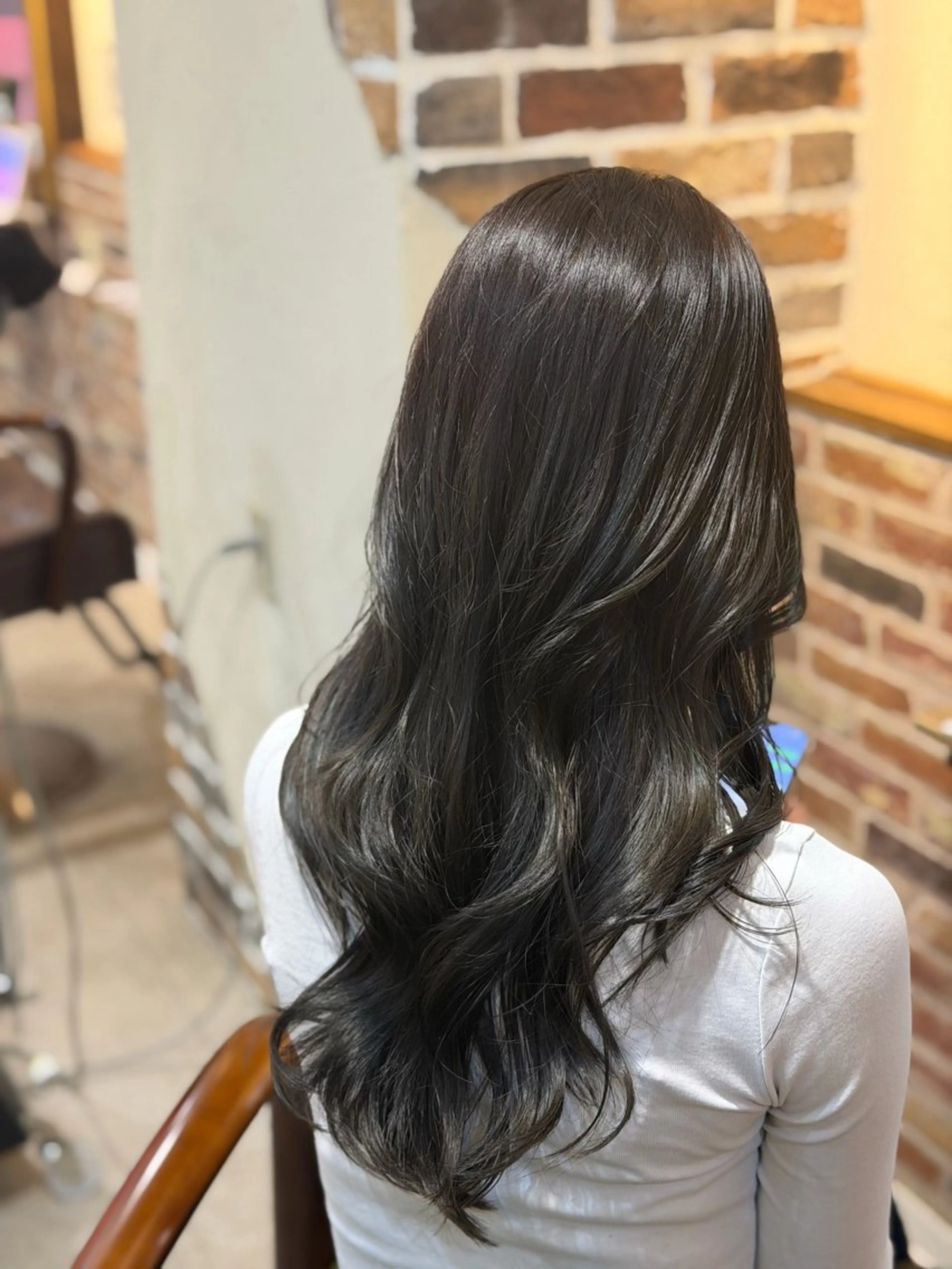 ロング ヘアカラー 飯星慧斗 /ブリーチ、縮毛矯正のヘアスタイル