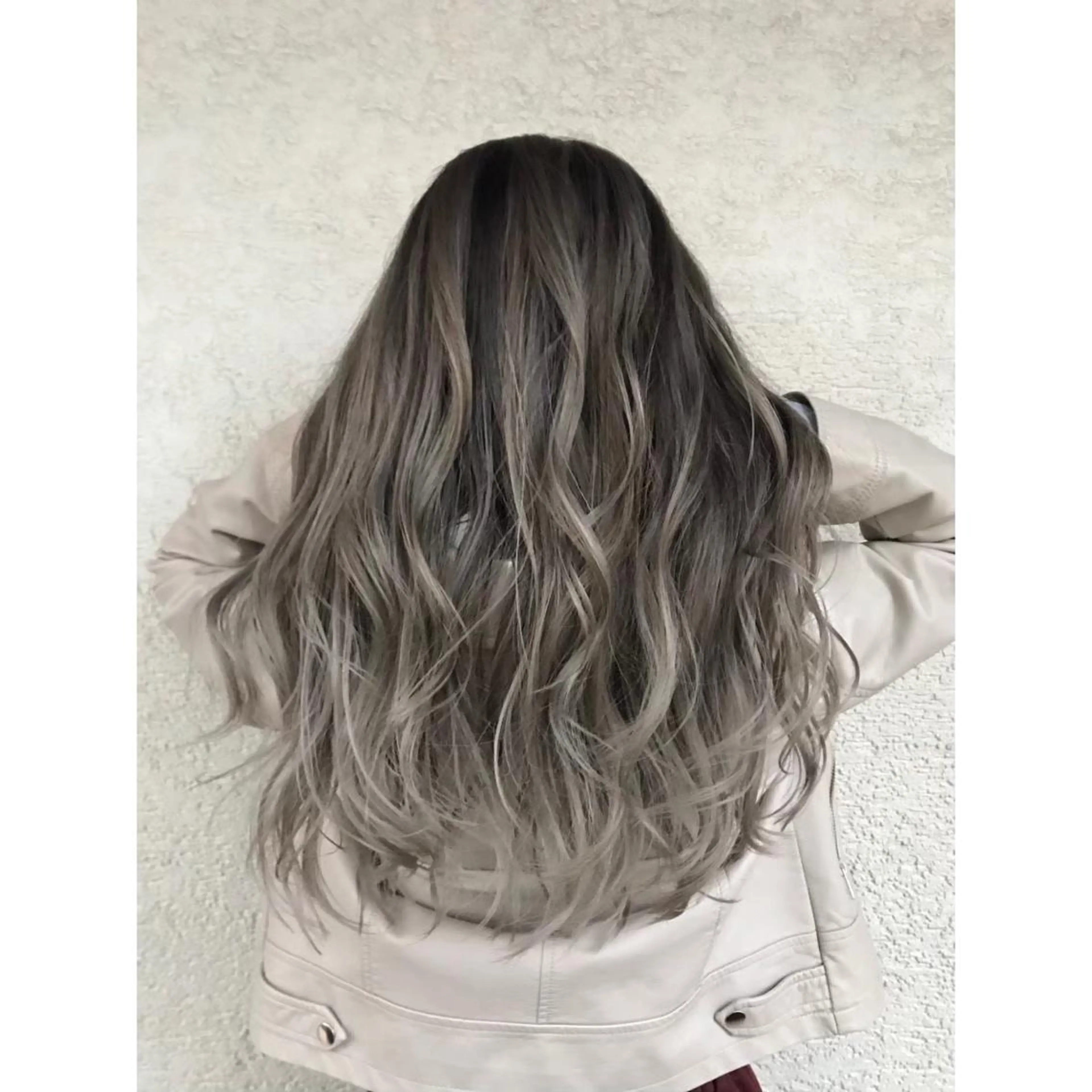 ロング カラー アブアイ所属・艶髪・酸性ストレート フリツのヘアスタイル