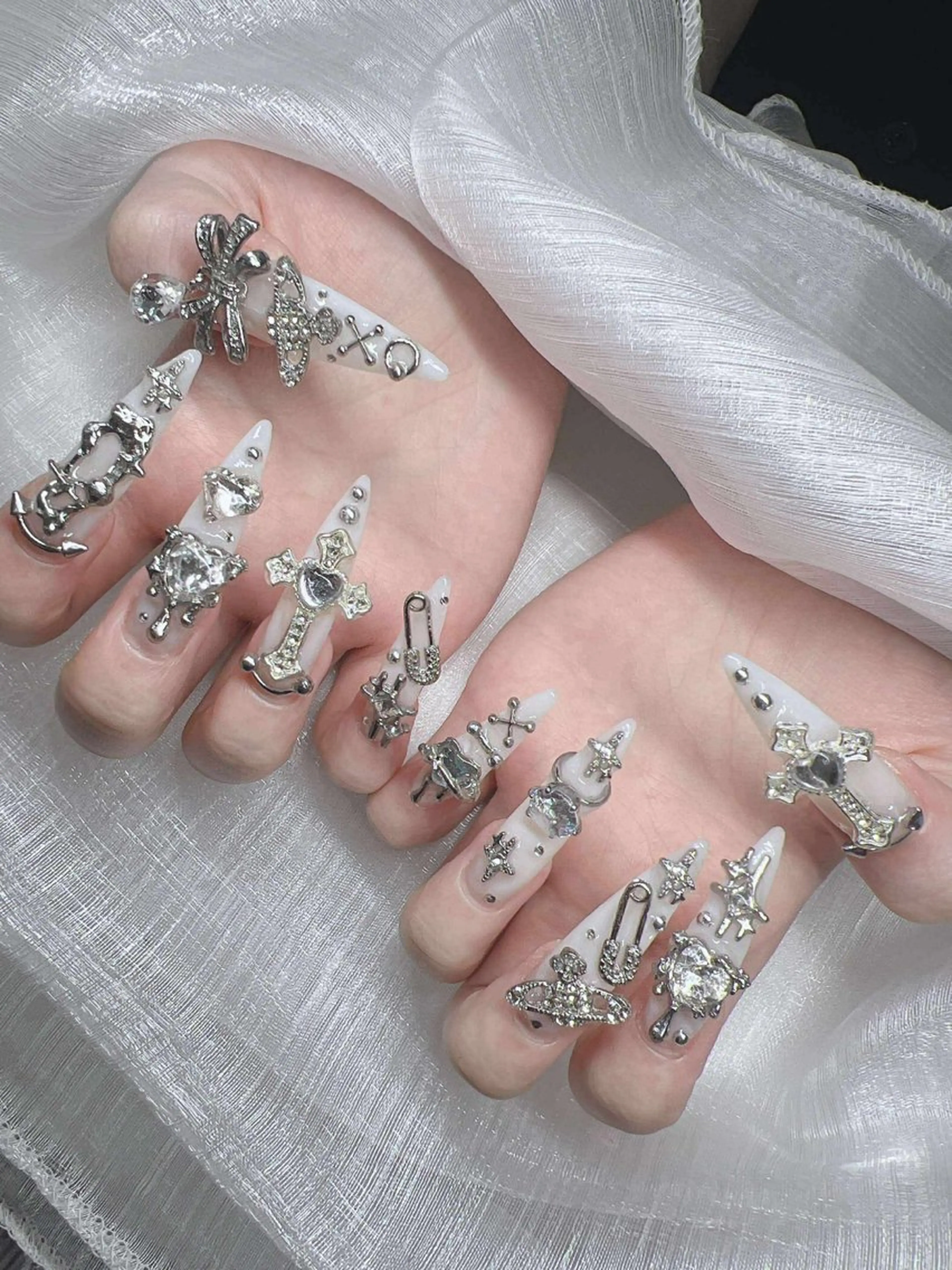 ネイル ハンドネイル Lee Nailsのネイルデザイン