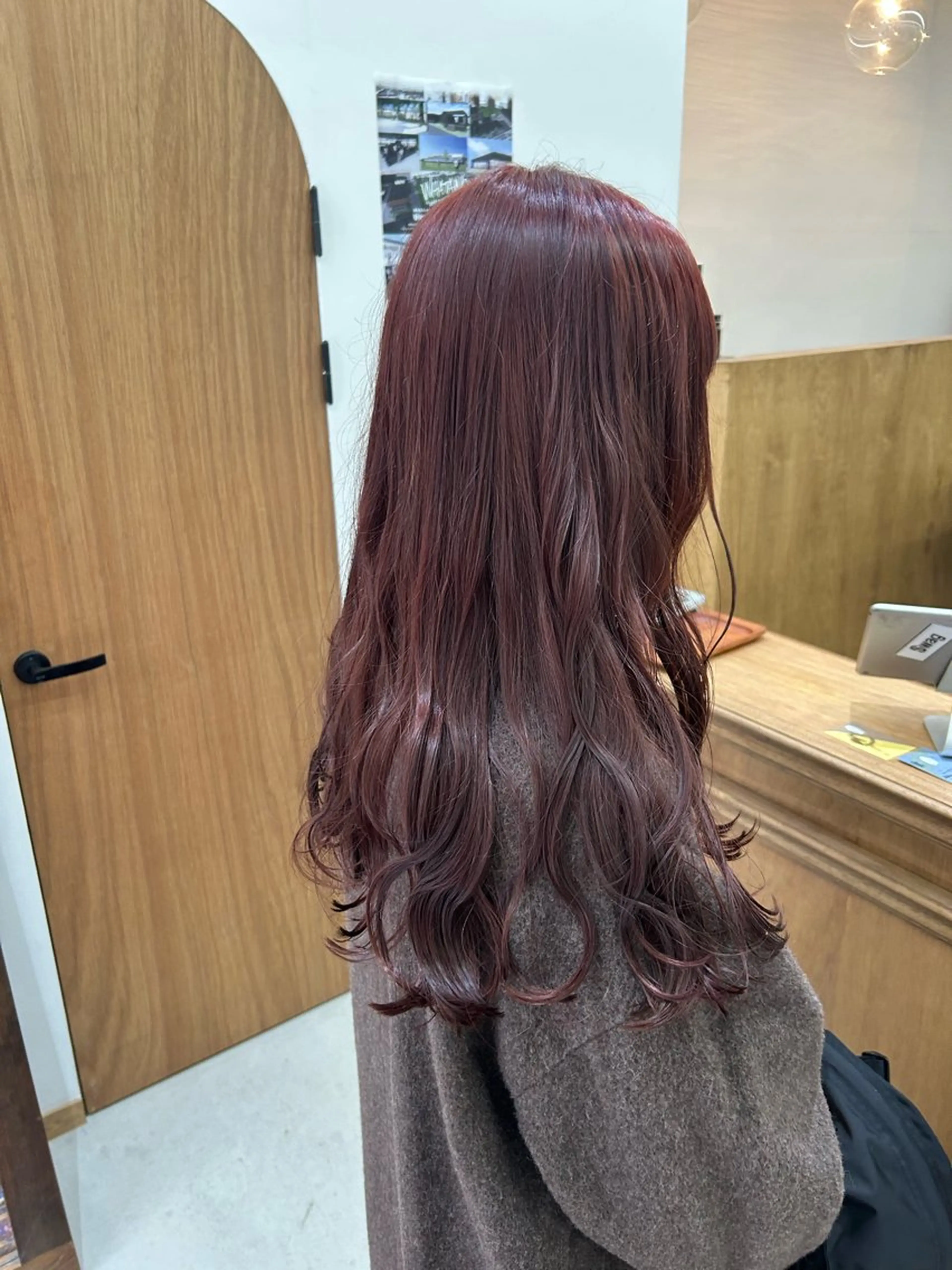 ロング なつめ🐶ショート ベージュカラーのヘアスタイル