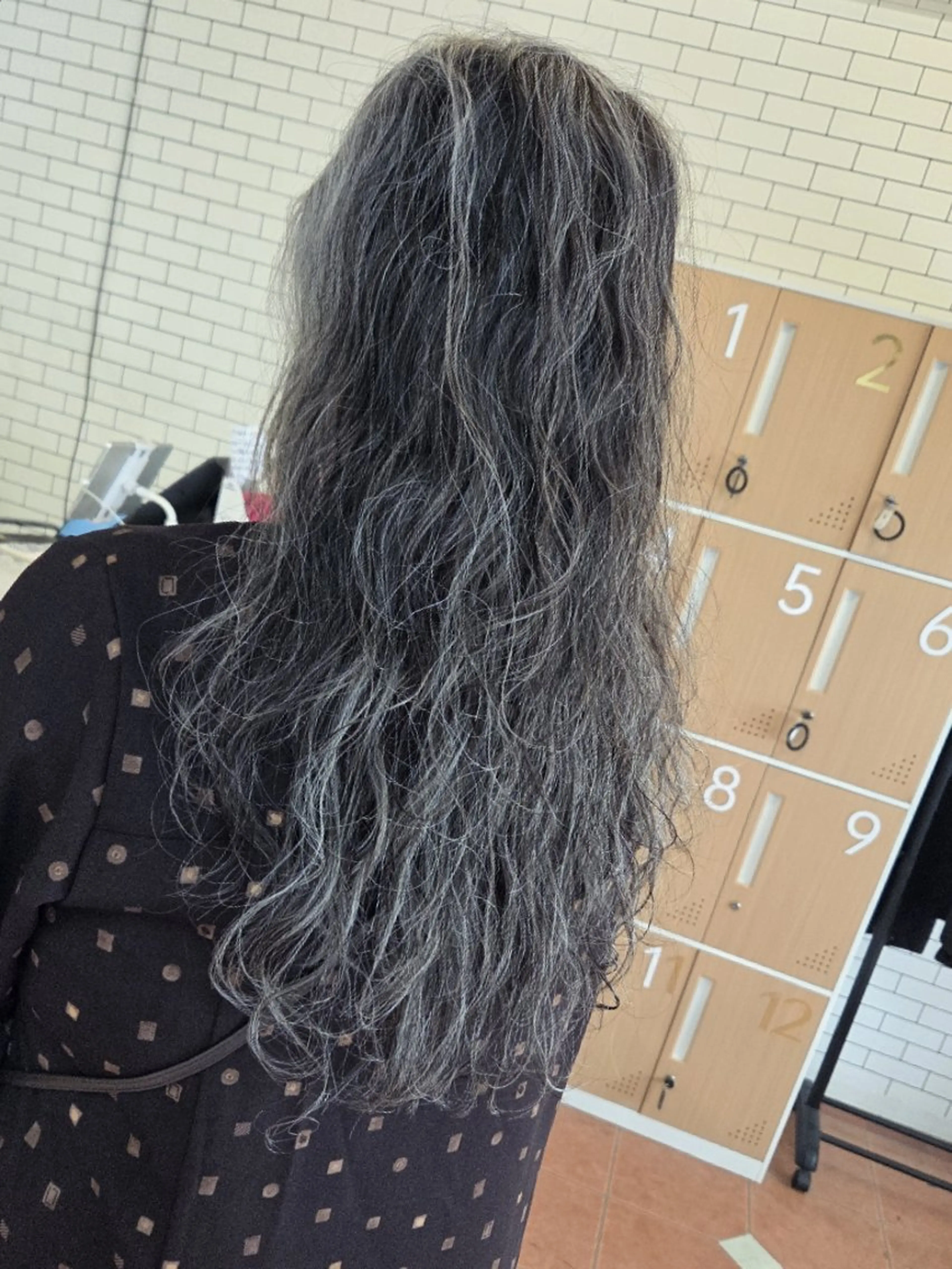 ロング ソバージュ カット パーマ トリートメント 武鹿野 光江のヘアスタイル