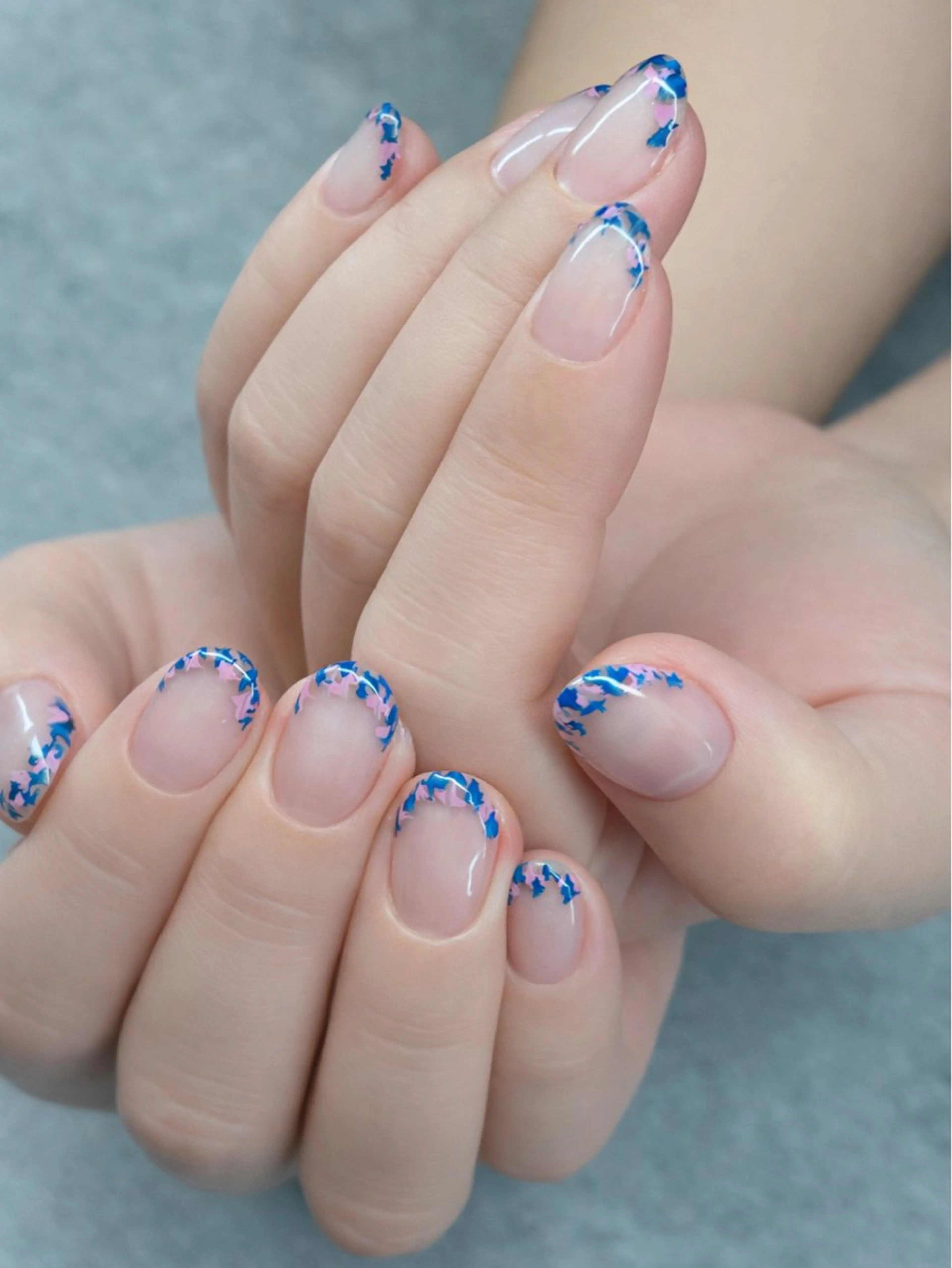 ネイル アートネイル ゴールド 春ネイル ハンドネイル Roger 舞のネイルデザイン