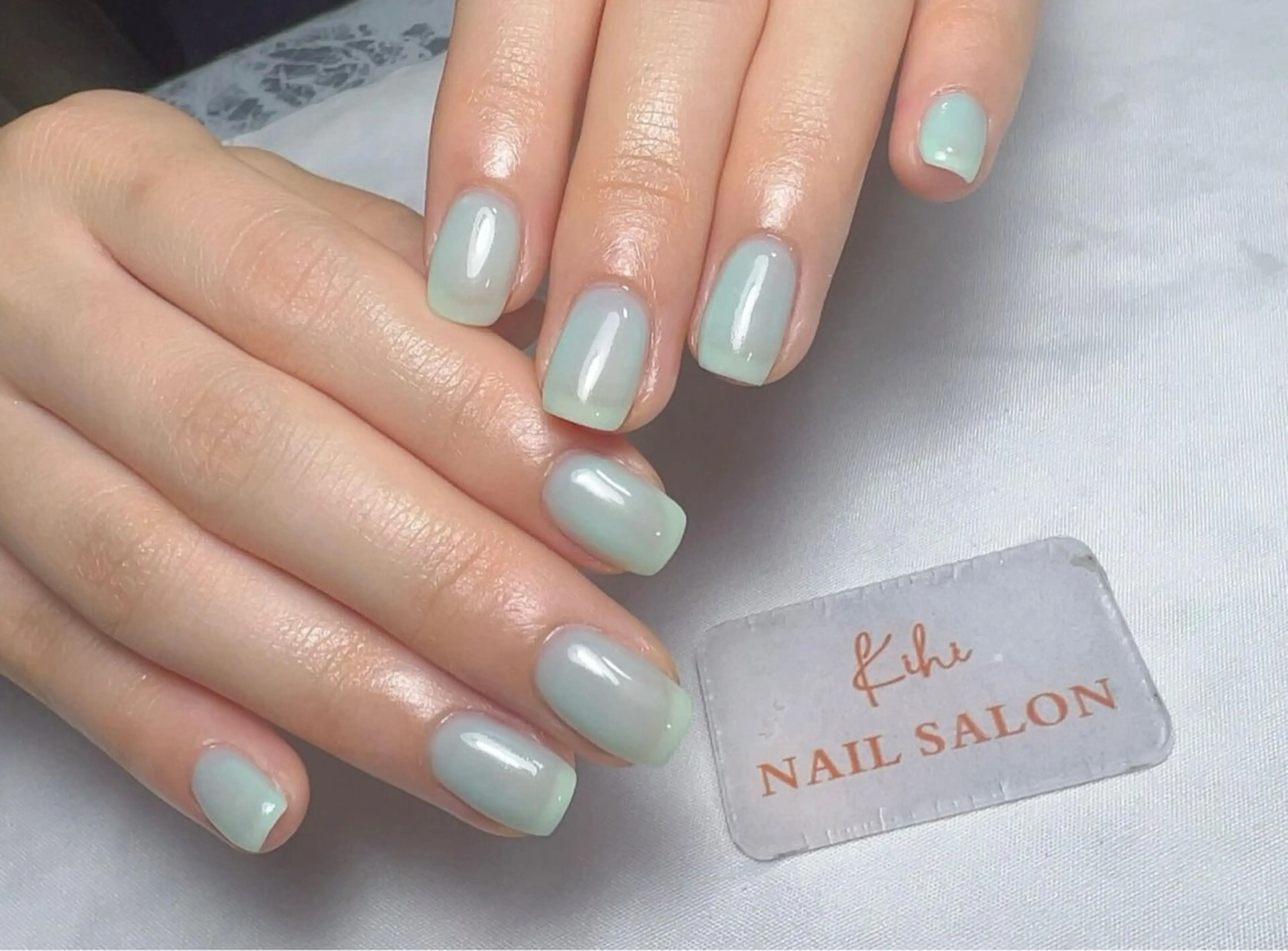 ネイル フレンチネイル ジェルネイル グラデーション キラキラネイル 韓国ネイル ハンドネイル 清水 ユナのネイルデザイン