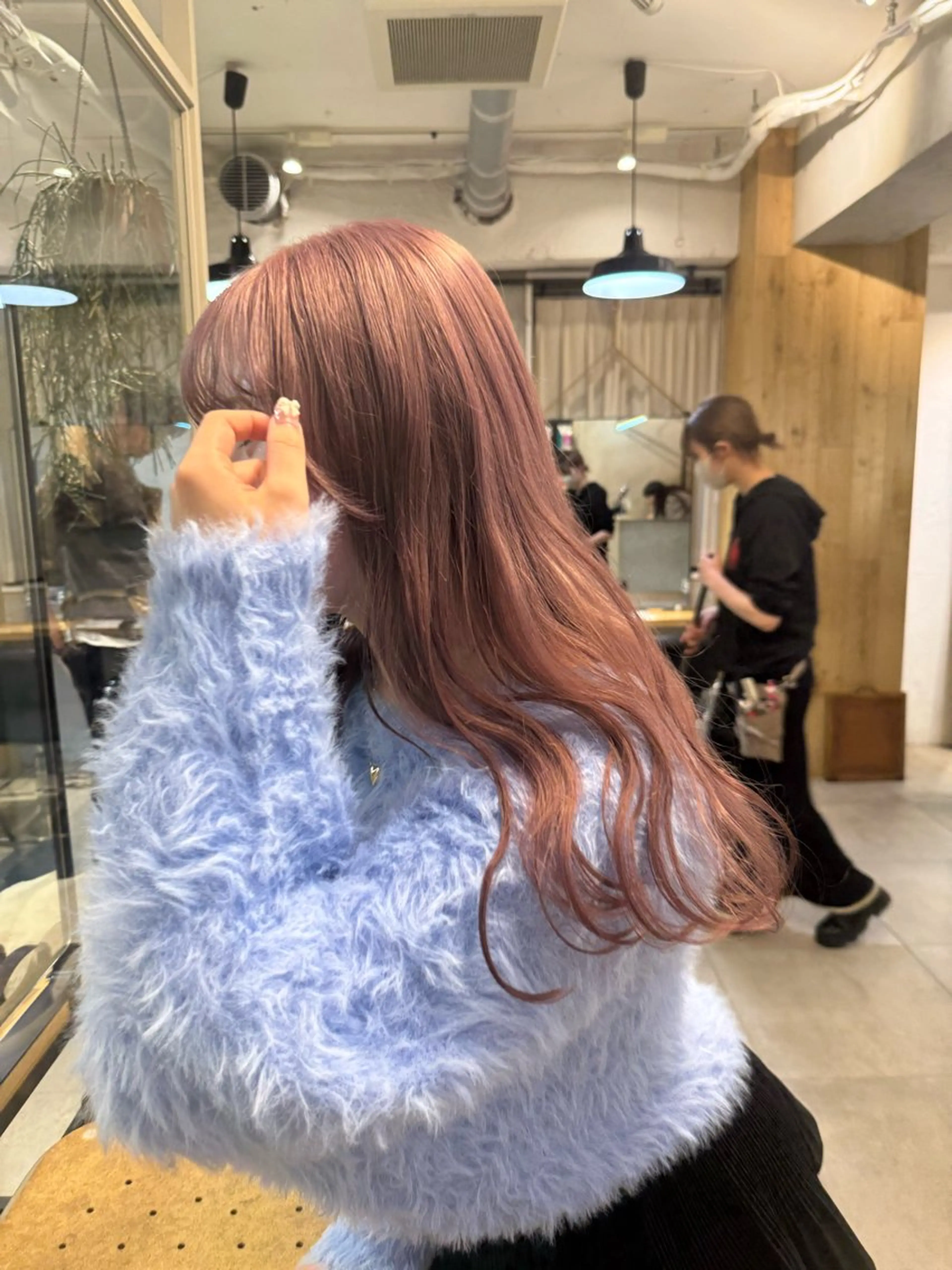 セミロング カラー ミルクティー× グレージュMOMOのヘアスタイル