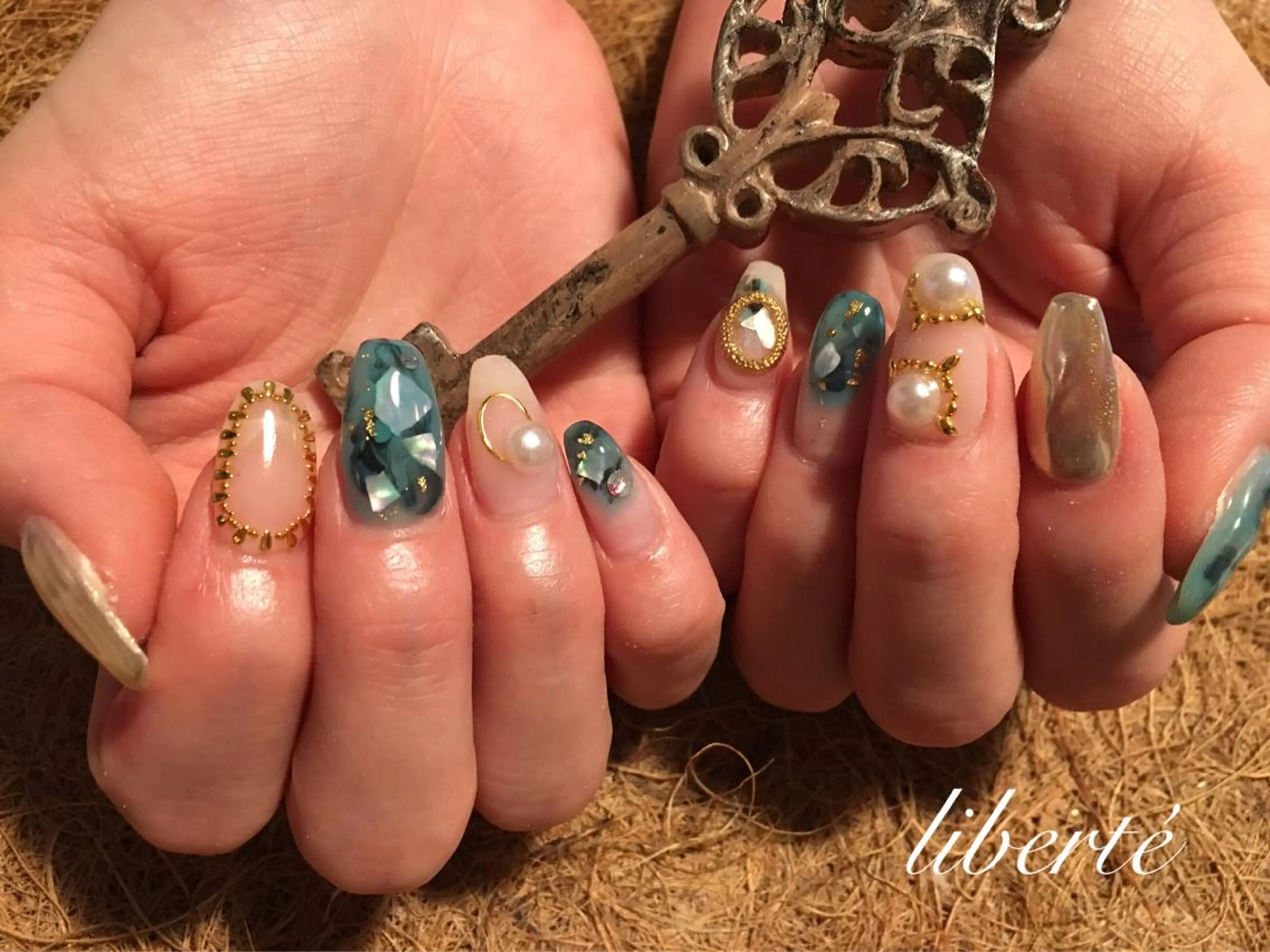 ネイル liberté (リベルテ)のネイルデザイン