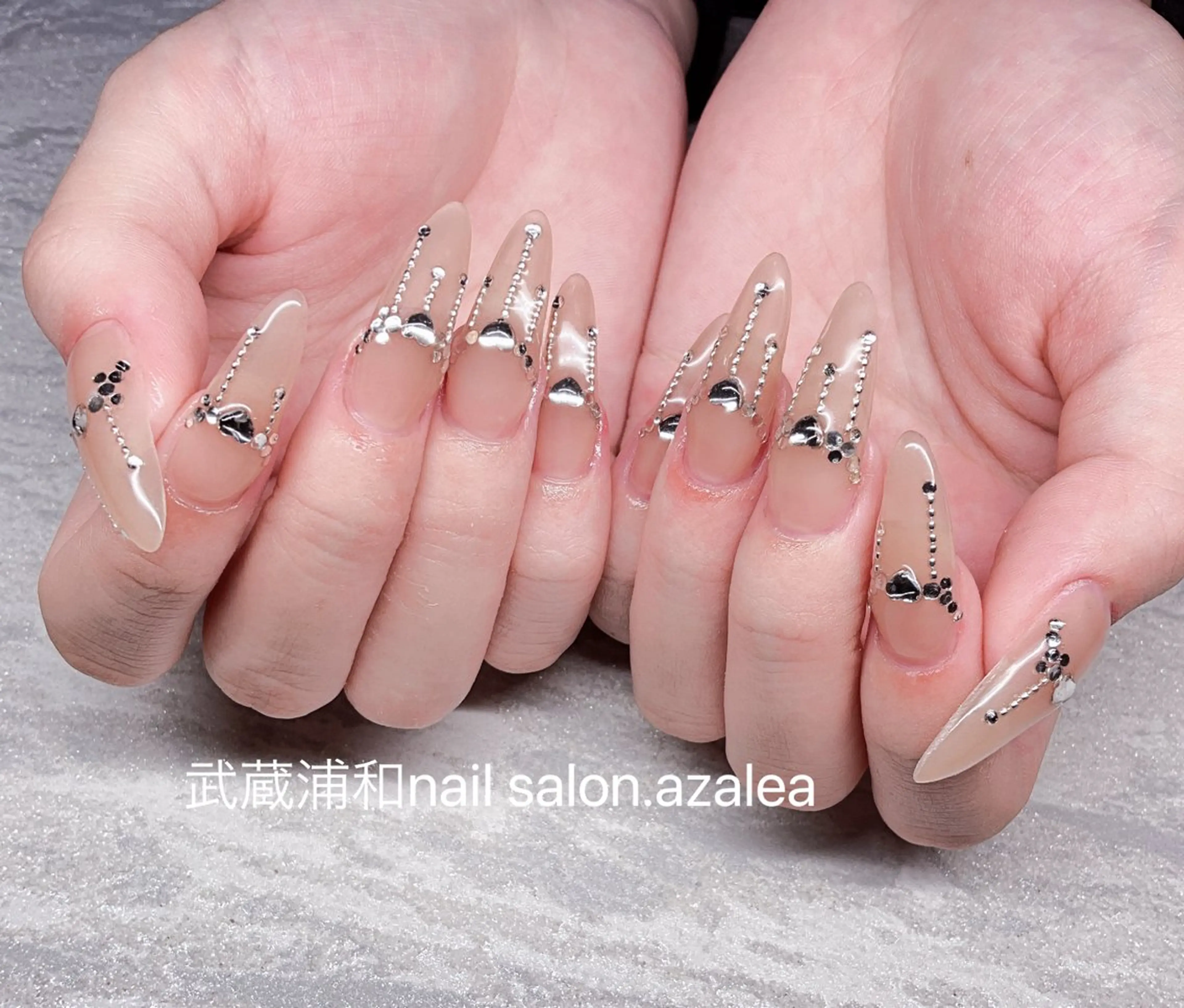 ネイル ハンドネイル R inのネイルデザイン