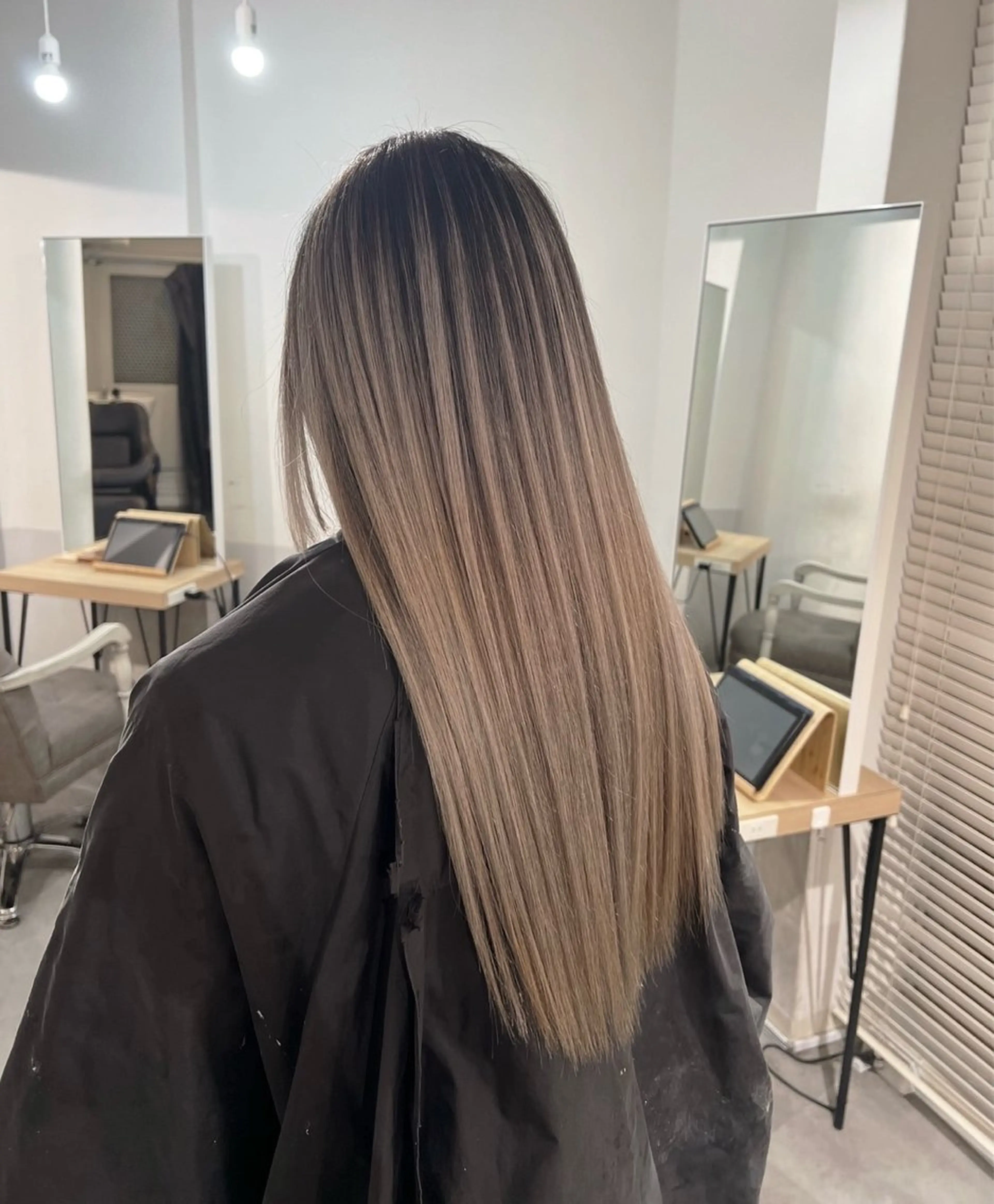 ロング カラー バレイヤージュ ベージュカラー レイヤーカット ヘアカラー トリートメント ROBIN所属・指名数No.1 /NAOYAのヘアスタイル