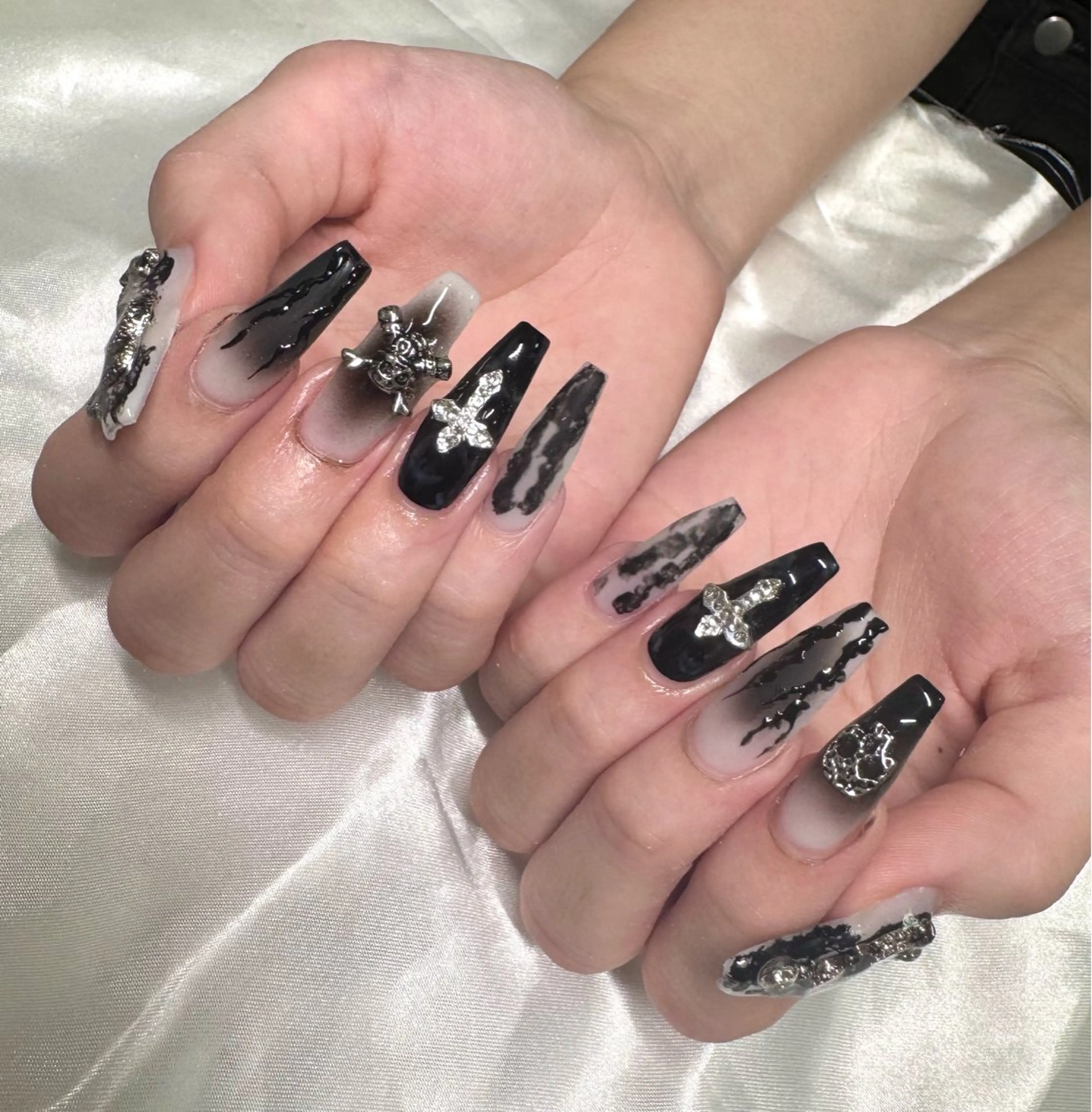 ネイル Roi〈ロワ〉 Rinneのネイルデザイン