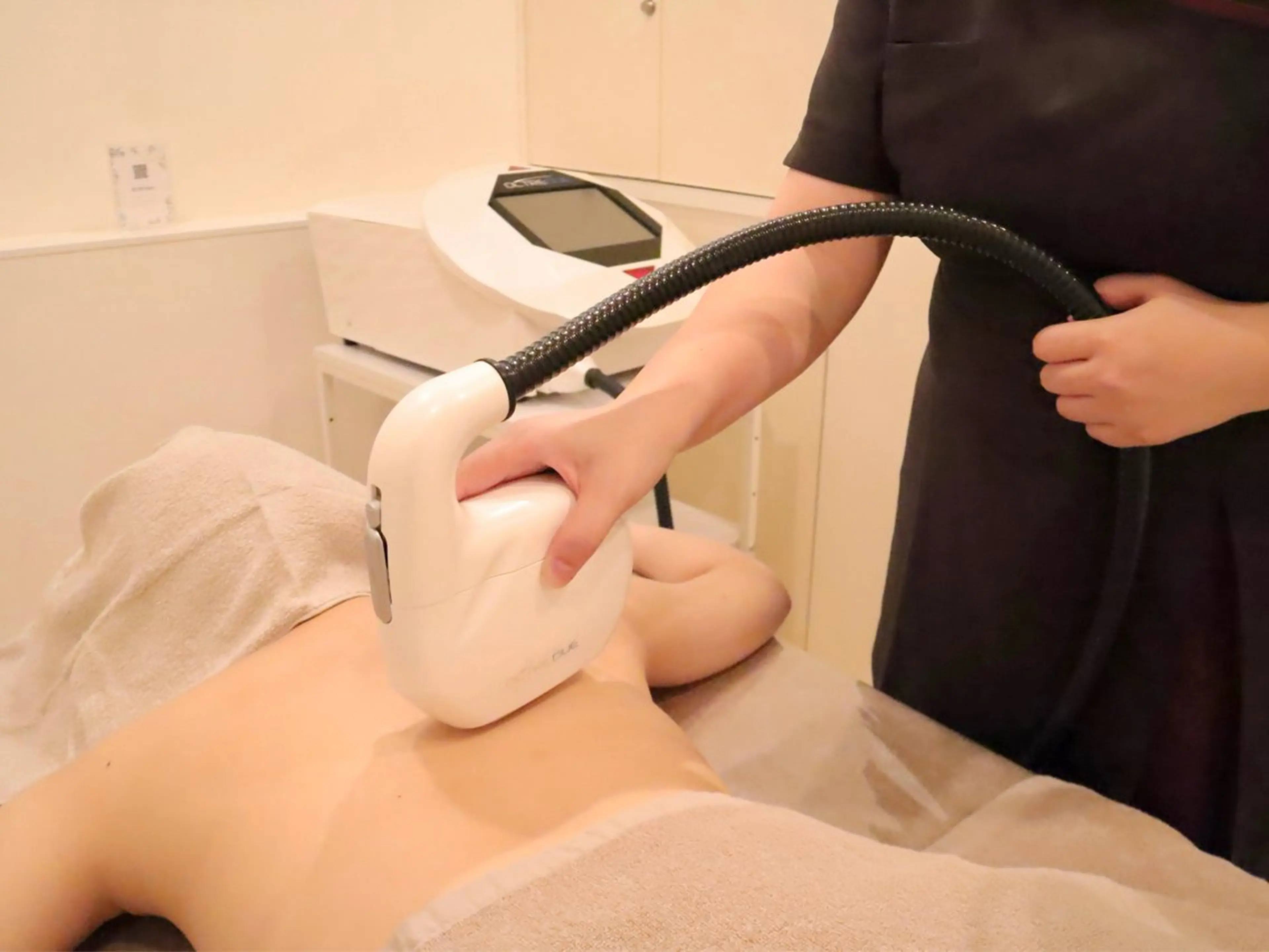 IPS配合の選ばれたサロンの上質脱毛🕊️全身脱毛1回(顔・VIO込み)【カウンセリング+当日施術】美容液特典実施中🎁の写真