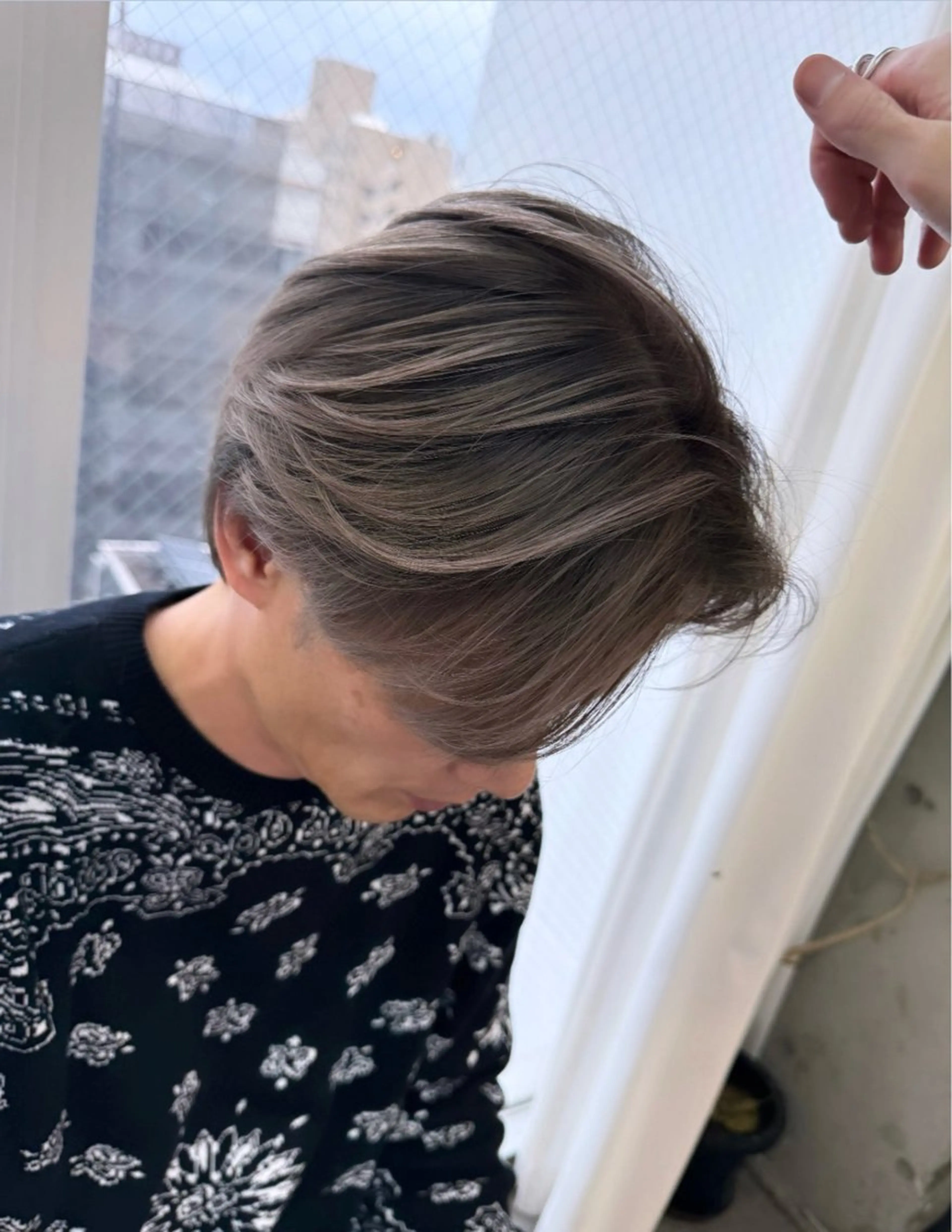 ミディアム 有人/バレイヤージュ /シャドールーツのヘアスタイル