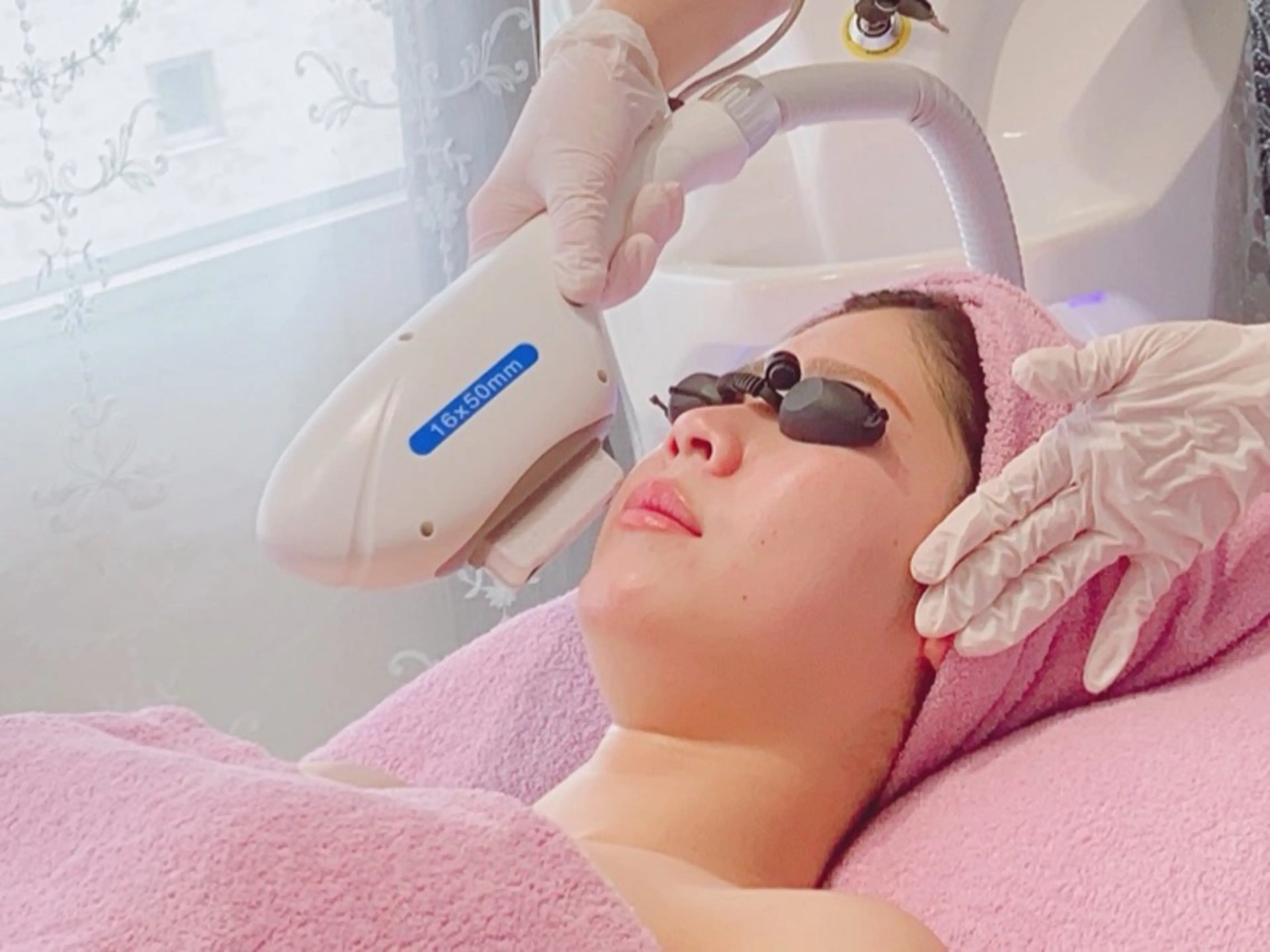 脱毛 つるスベ・美肌脱毛サロンflow所属・西向 めぐみのエステ・リラクイメージ