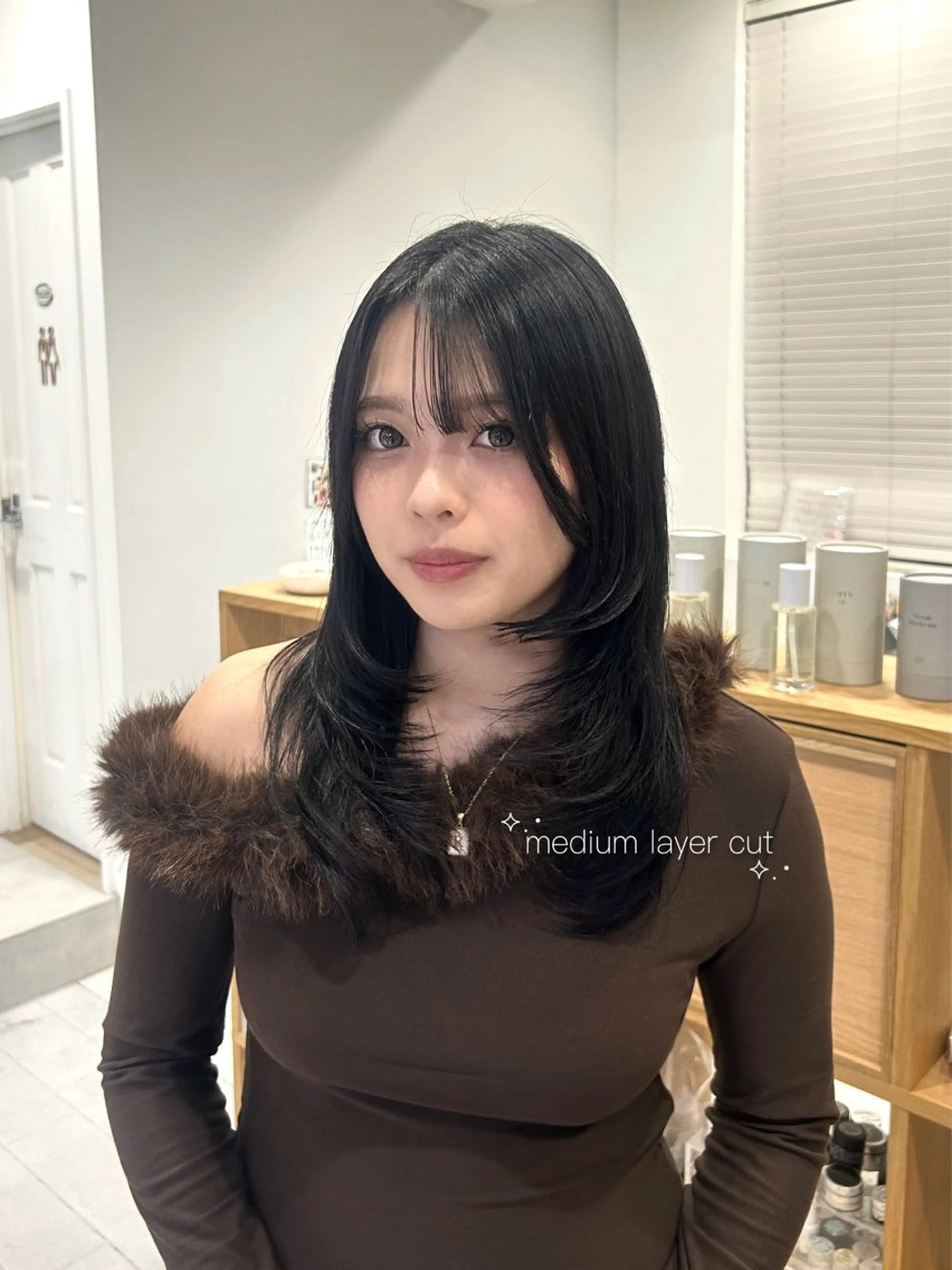 ミディアム カット ヘアカラー トリートメント 韓国ヘア ‎⟡.·KANA🐥のヘアスタイル