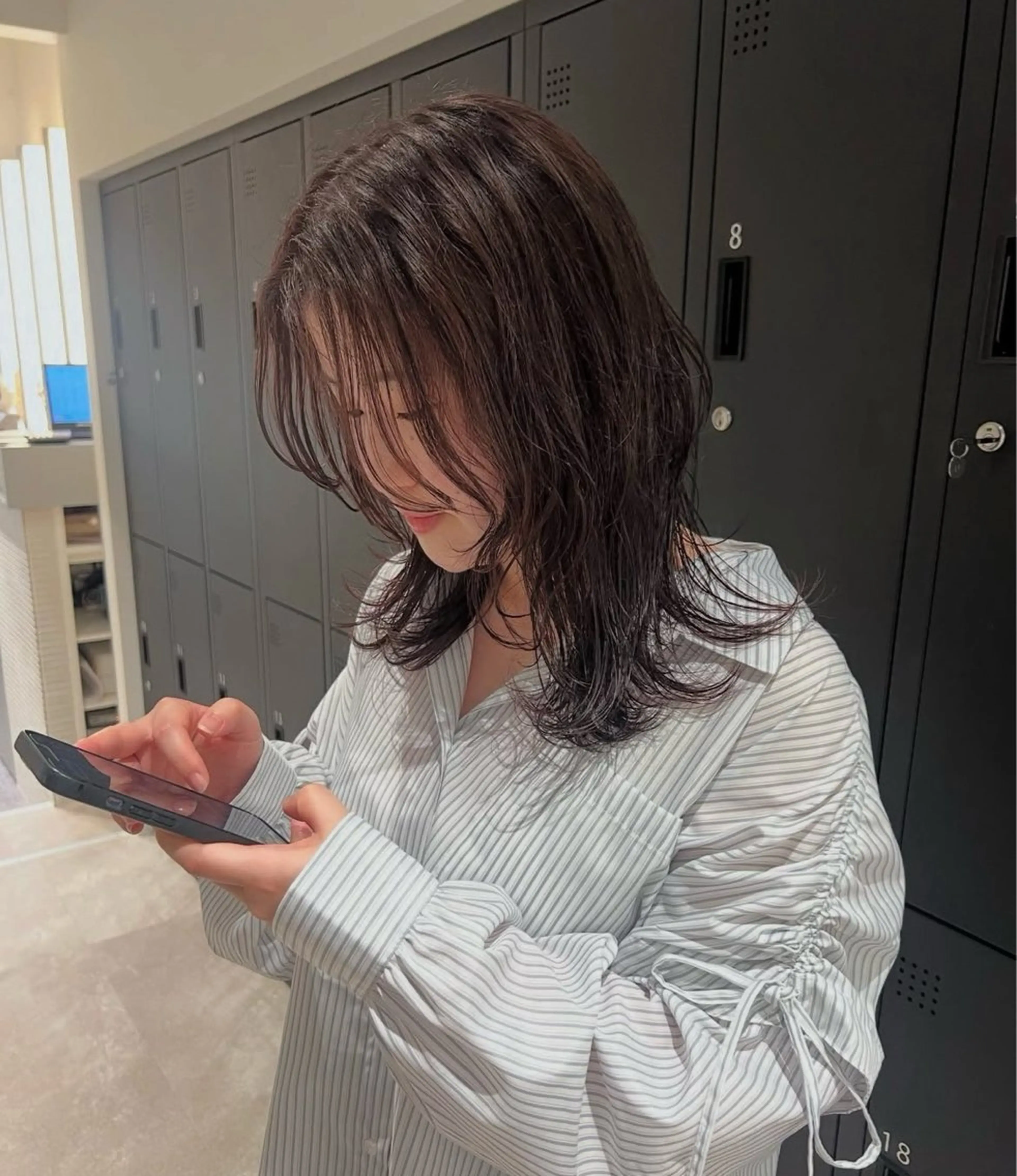 セミロング カラー ヘアアレンジ ラベンダーカラー ラベンダーピンク ピンクカラー レイヤーカット カット ヘアカラー トリートメント 暗髪カラー🫐パーマ おくだりんかのヘアスタイル