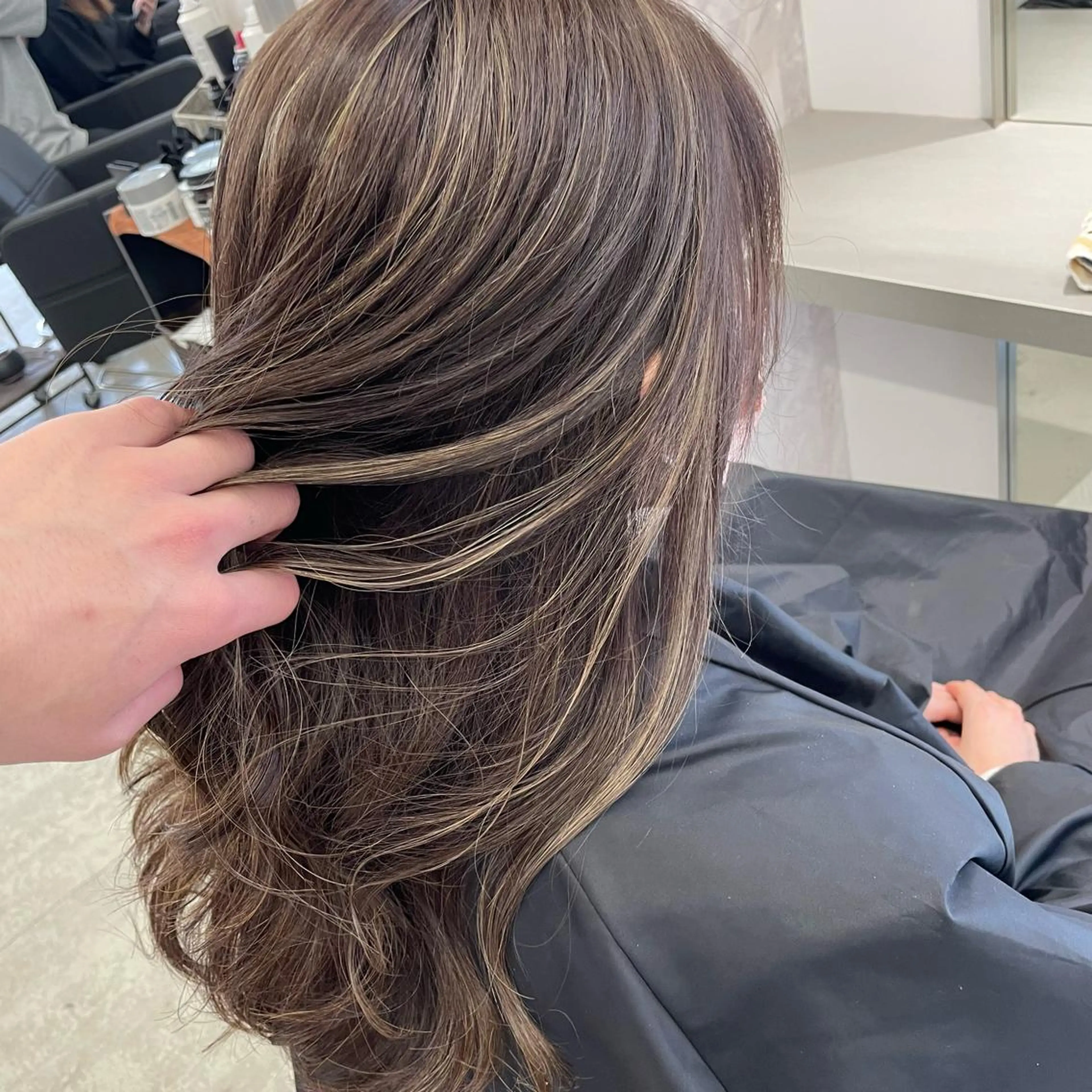 ミディアム カラー ヘアアレンジ ハイライトカラー 3Dハイライト ハイライト 🎗秋山勇/ GEAR.代表のヘアスタイル