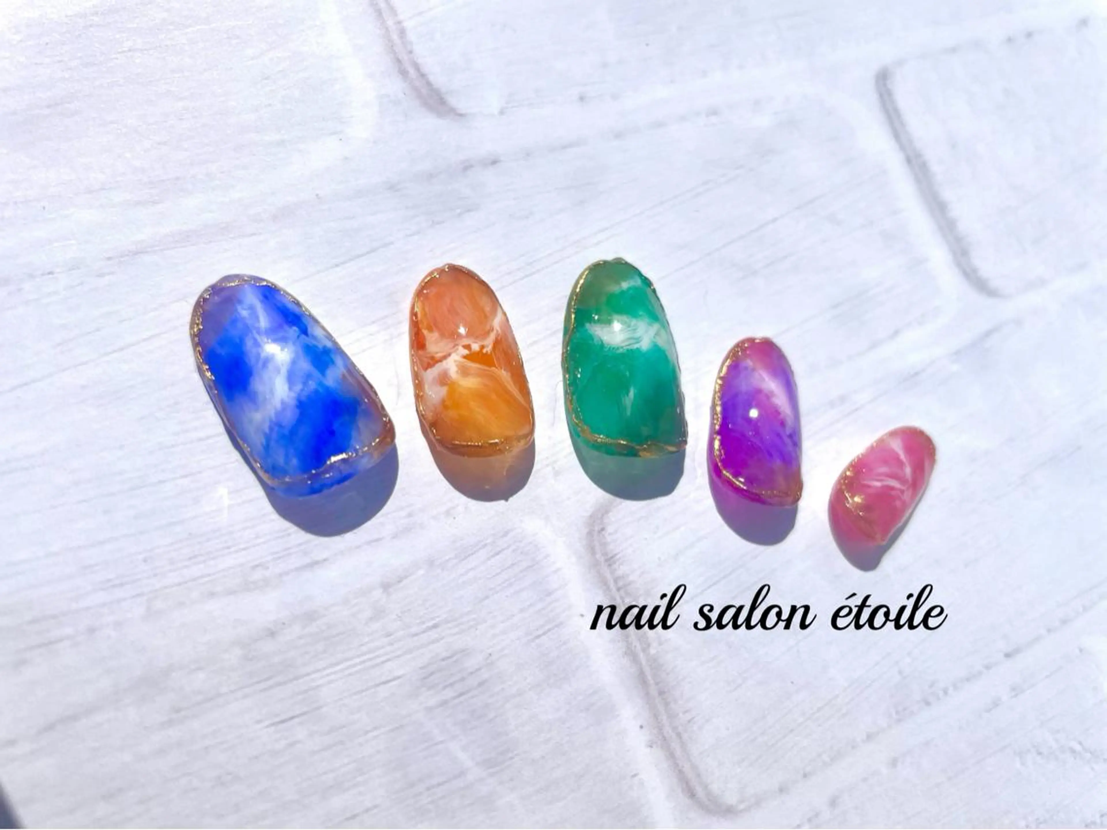 ネイル ジェルネイル ゴールド ミラーネイル ニュアンスネイル 春ネイル ハンドネイル nail salon étoileのネイルデザイン