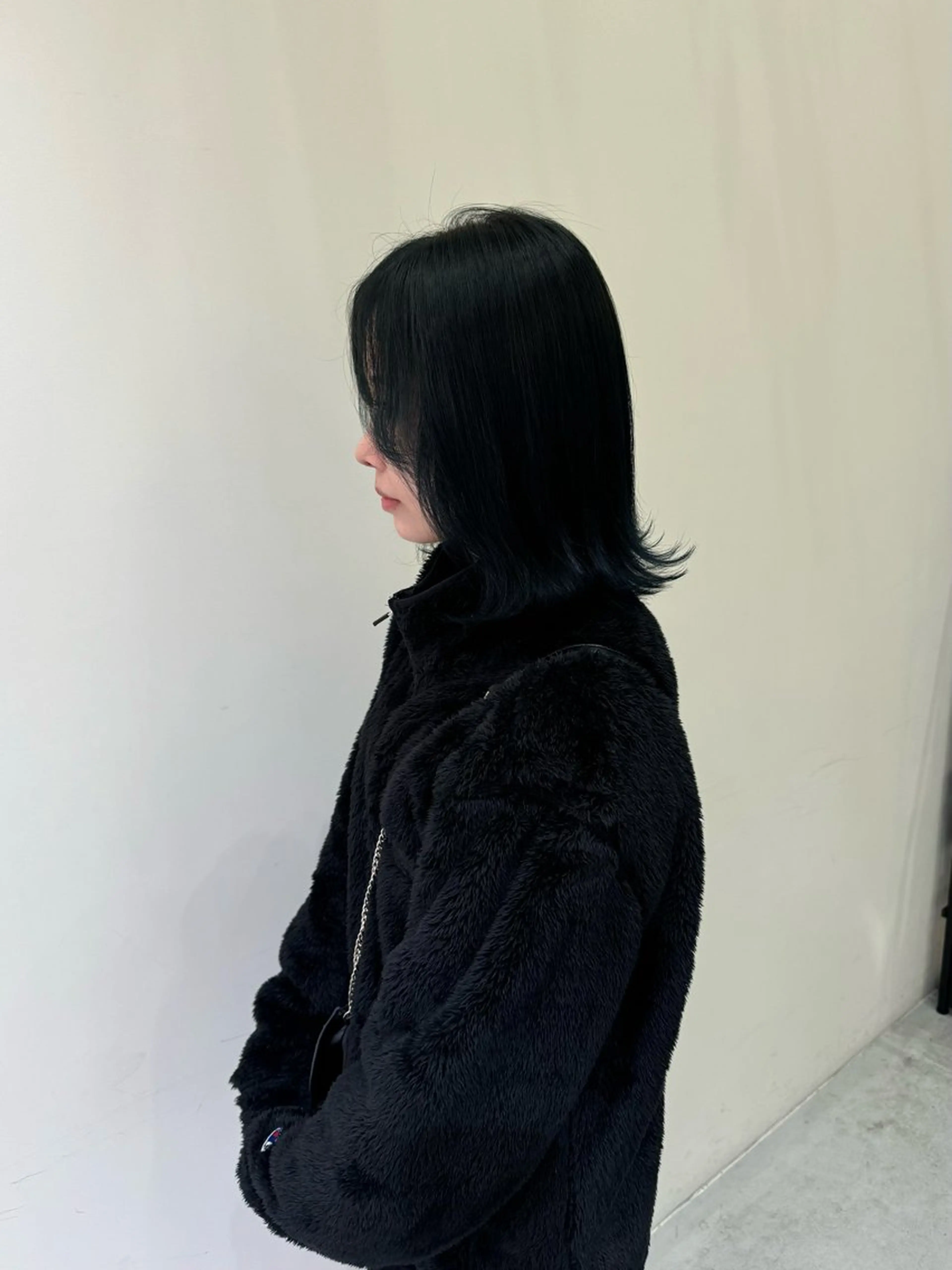 ミディアム カット ヘアカラー トリートメント 透明感カラー/顔周り カット/レイヤーにかのヘアスタイル