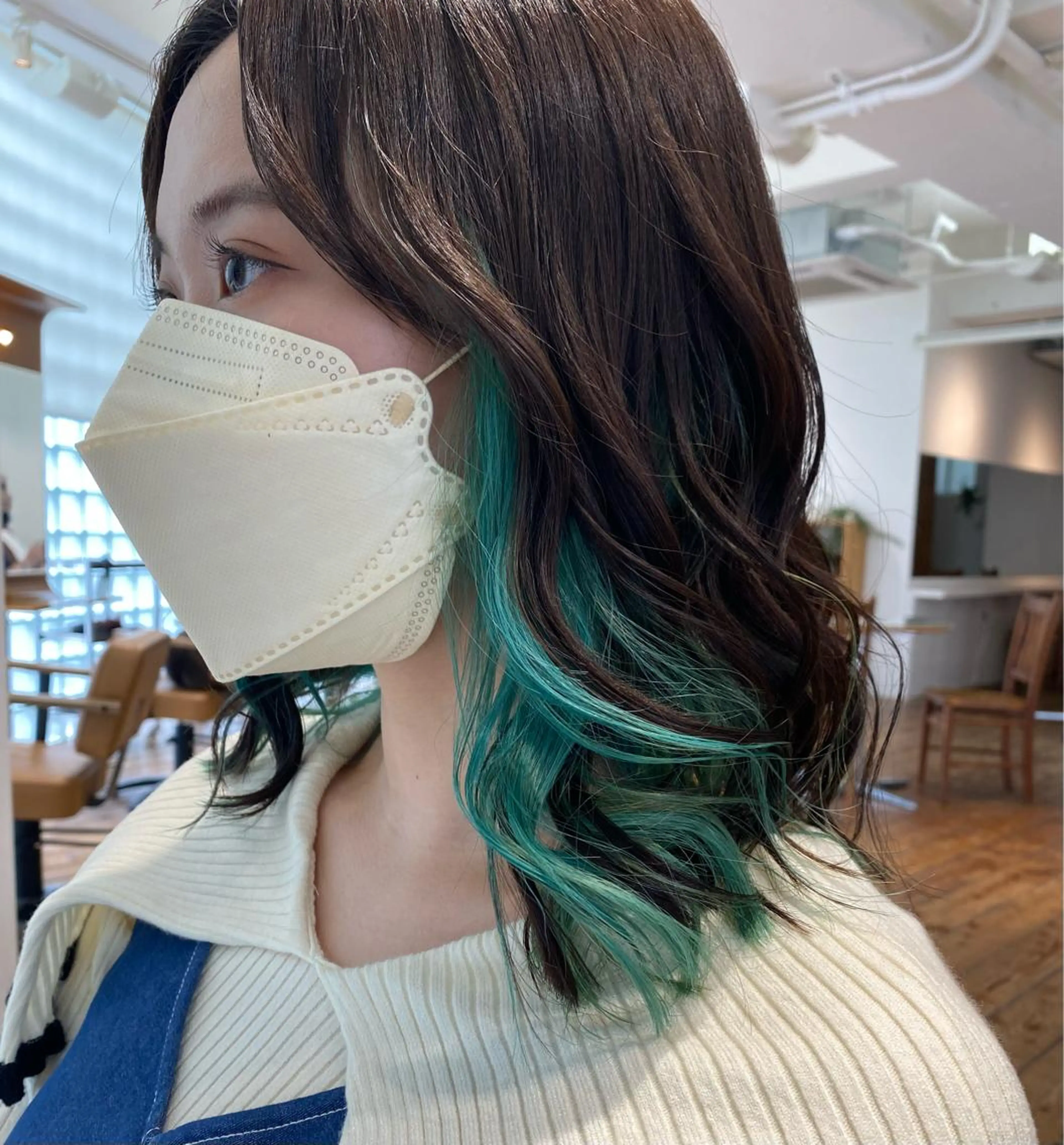 【🍃U-30レディース・12月限定🍃】🌈カット+ナチュラル個性を出すインナーカラー🌈【全体カラー&ブリーチ含む】の写真