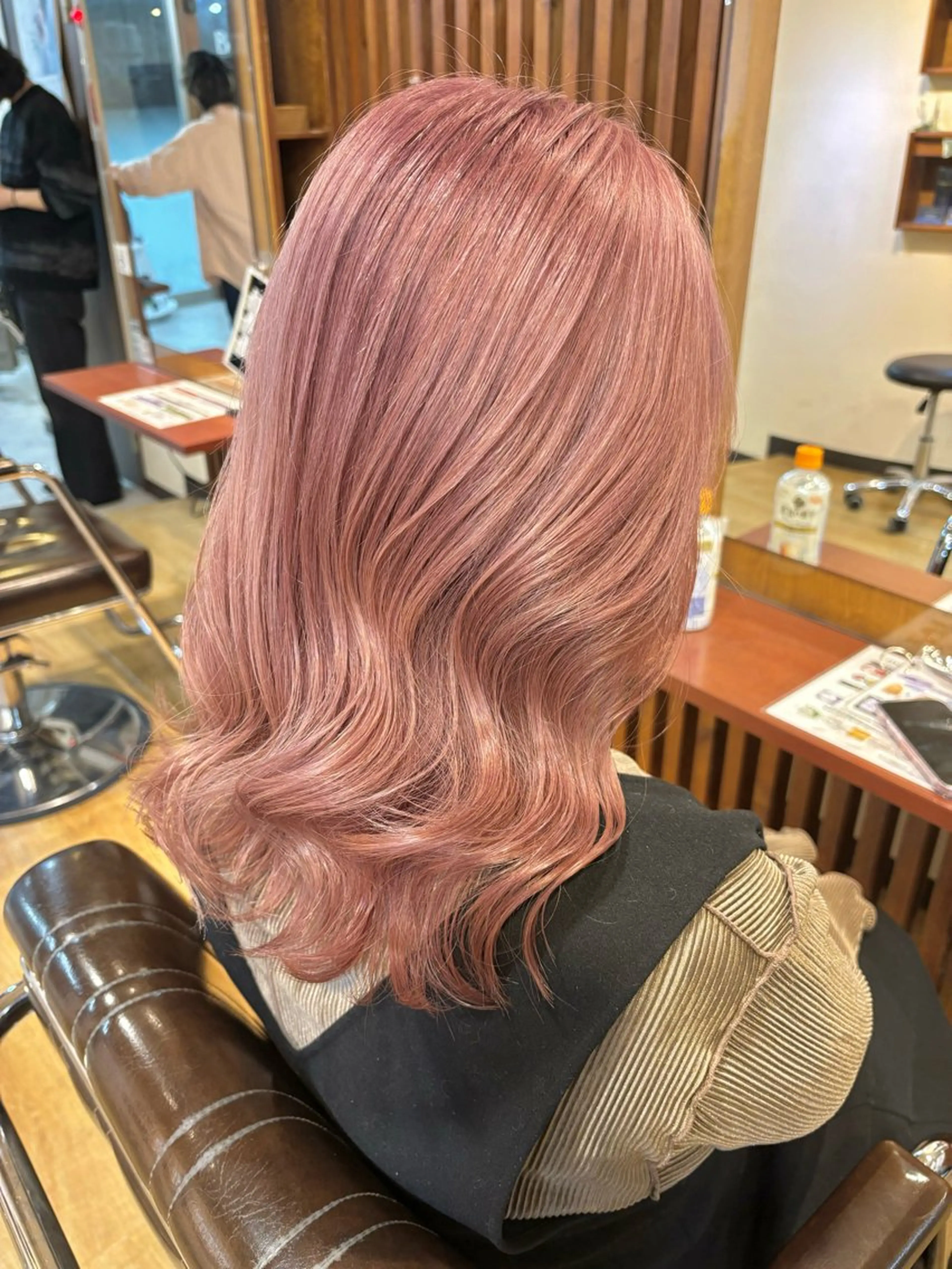 【ショート〜ボブ限定】ケアブリーチ+カラー+カット+4stepトリートメントの写真