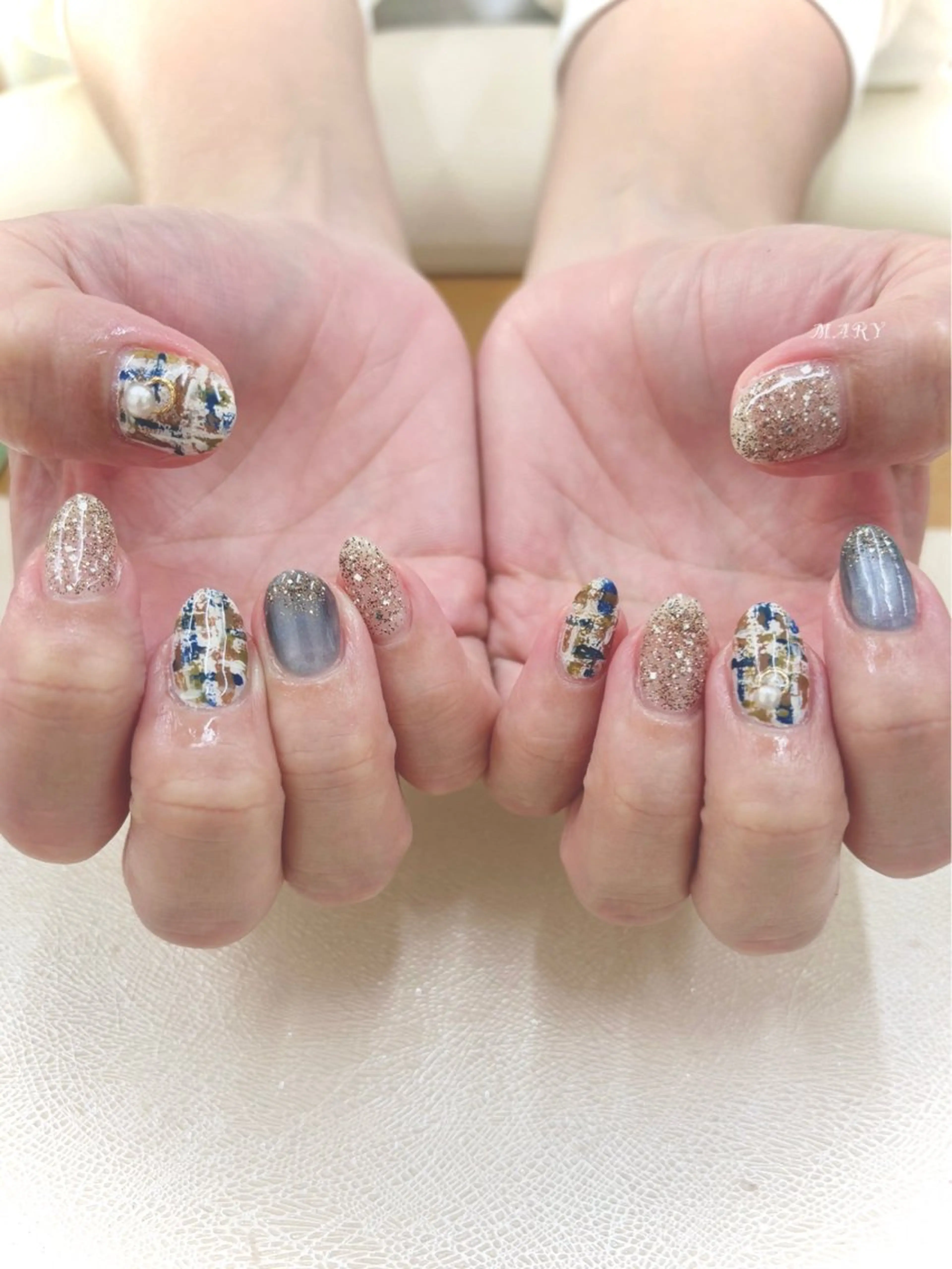 ネイル マグネットネイル ニュアンスネイル ツイードネイル 冬ネイル ハンドネイル Mary nail所属・Mary nail .narumiのネイルデザイン