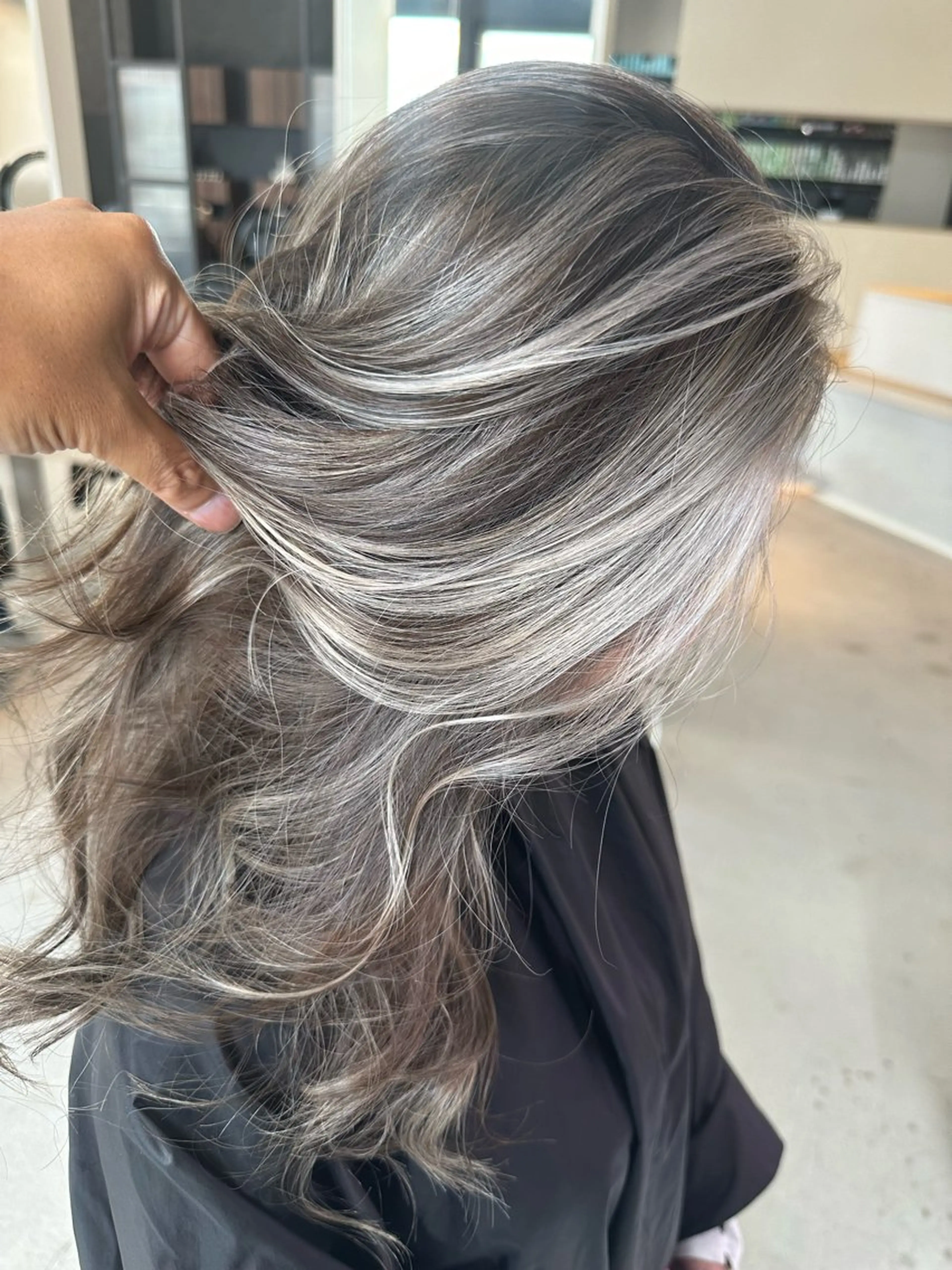 ロング カラー ヘアカラー トリートメント 井上 一平のヘアスタイル