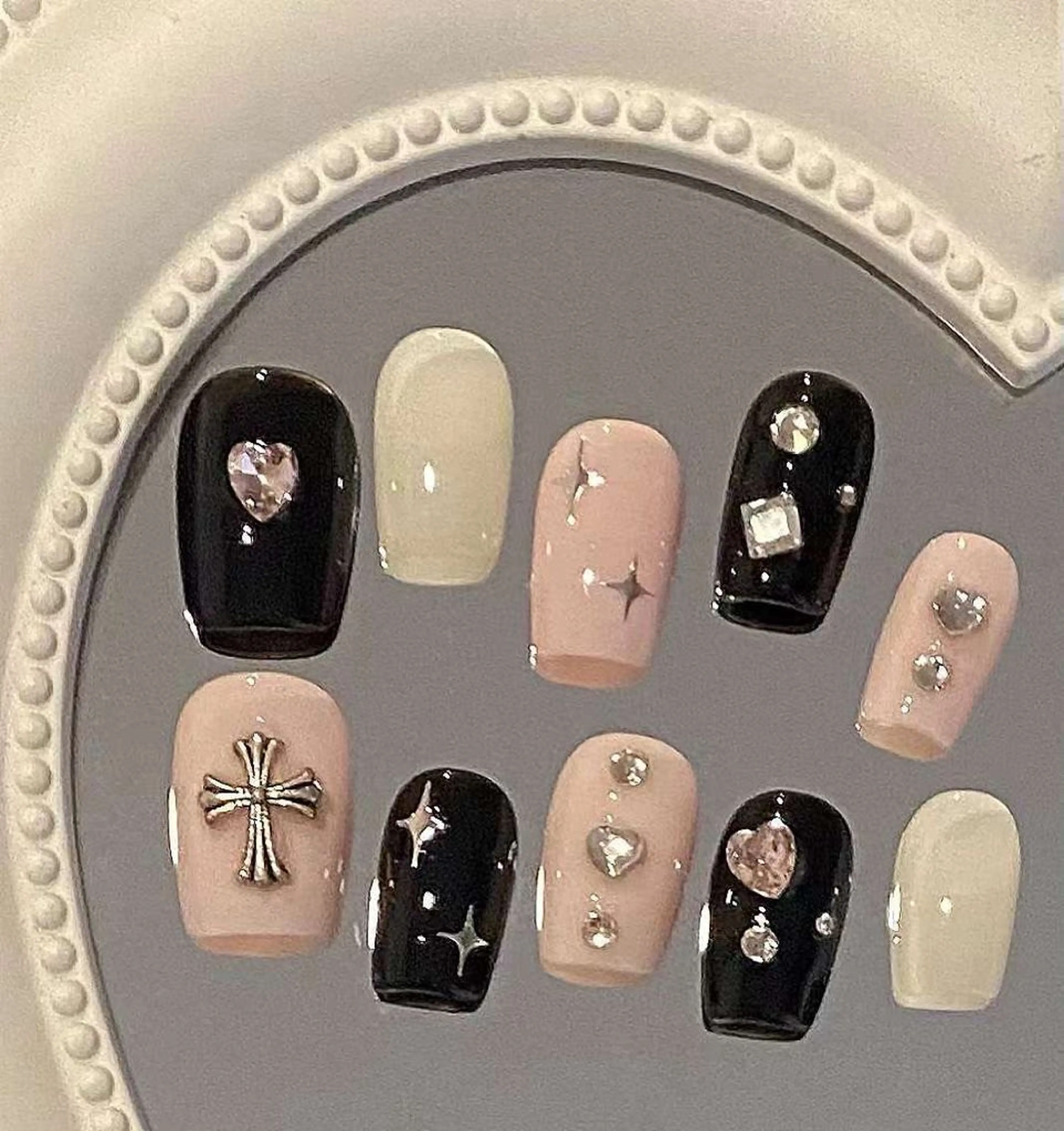 ネイル マグネットネイル ミラーネイル 冬ネイル Lee Nailsのネイルデザイン