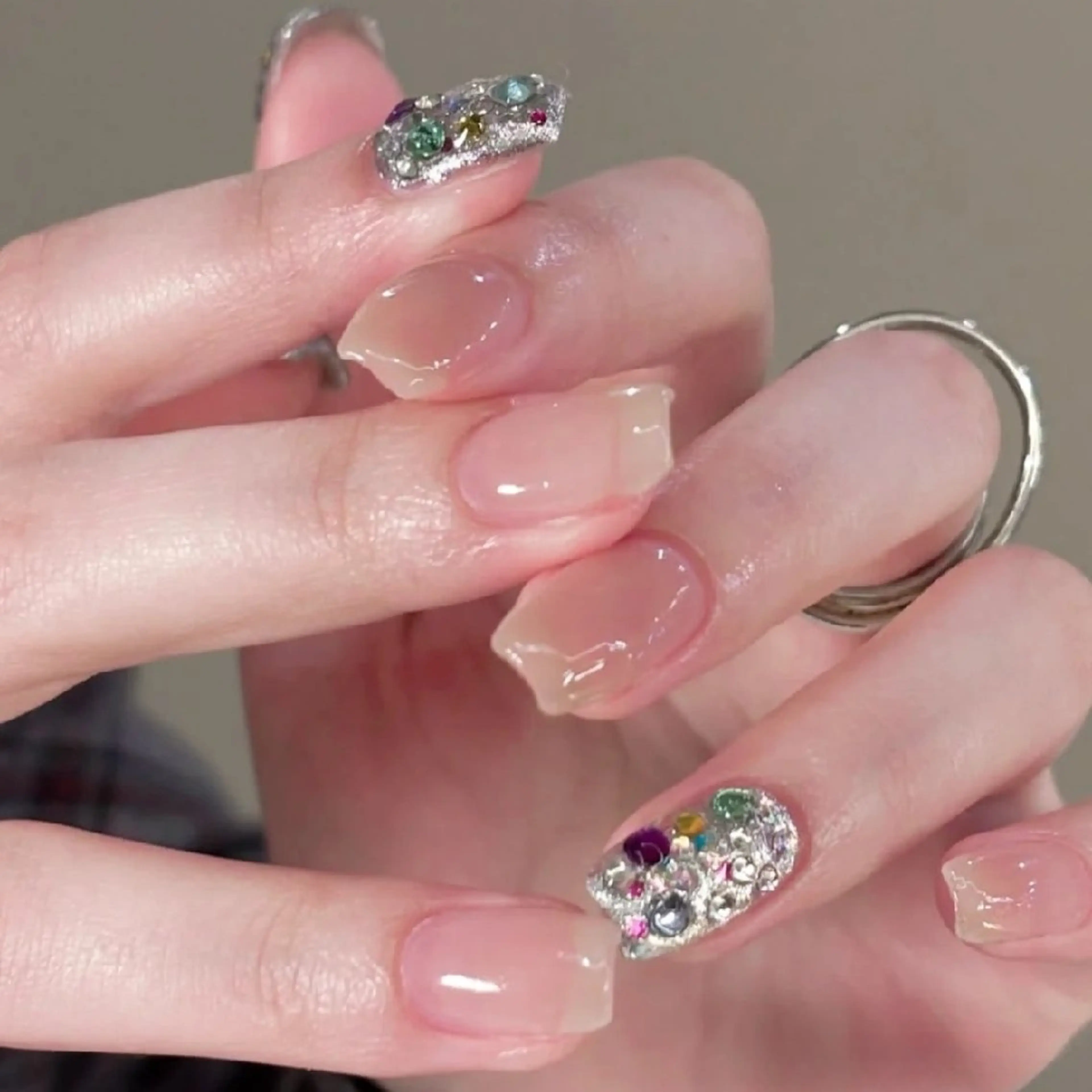 ネイル ネイリストゆか💅 長さだし、深爪矯正のネイルデザイン