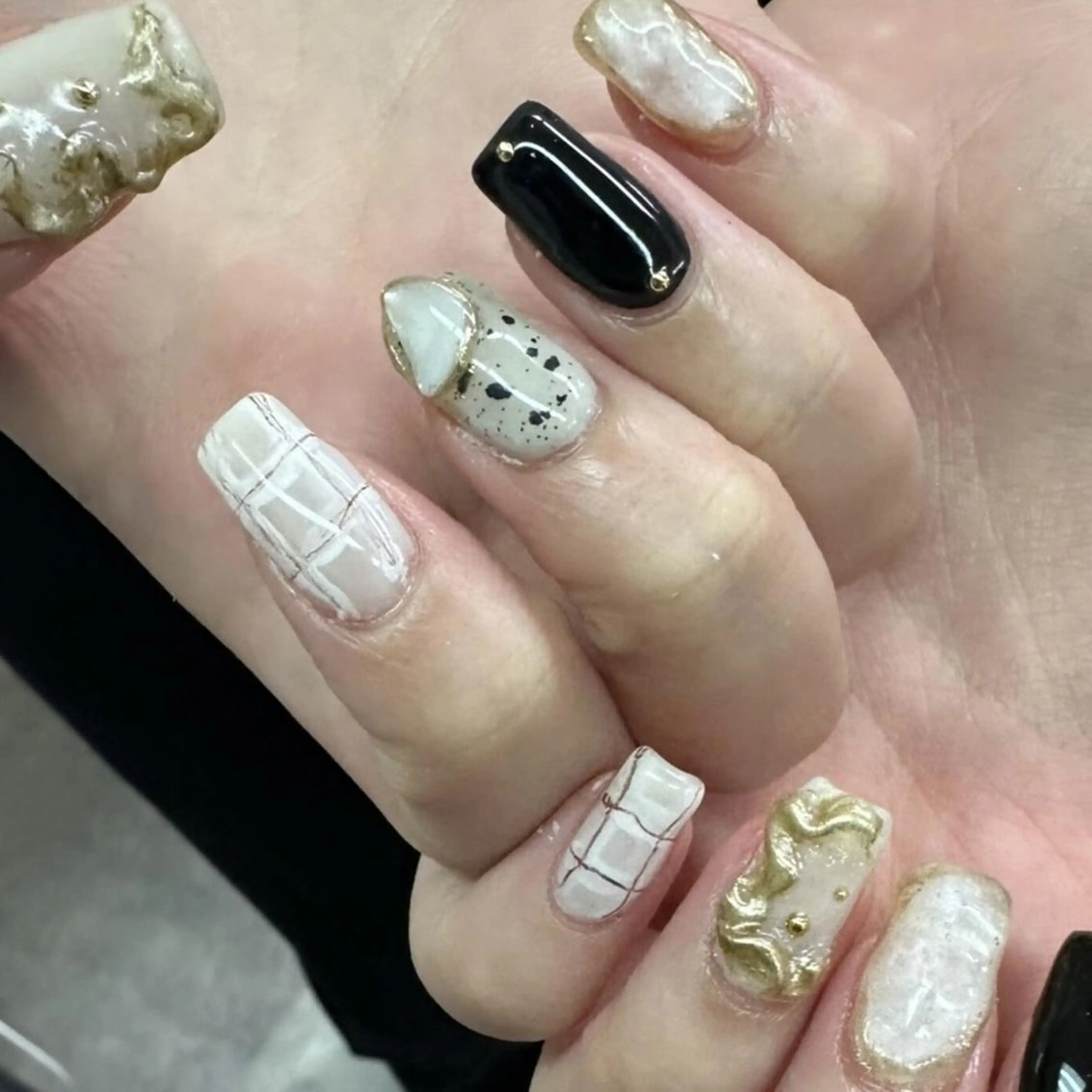 ネイル ジェルネイル 韓国ネイル ニュアンスネイル ワンホンネイル nailstudio eviz新宿店のネイルデザイン
