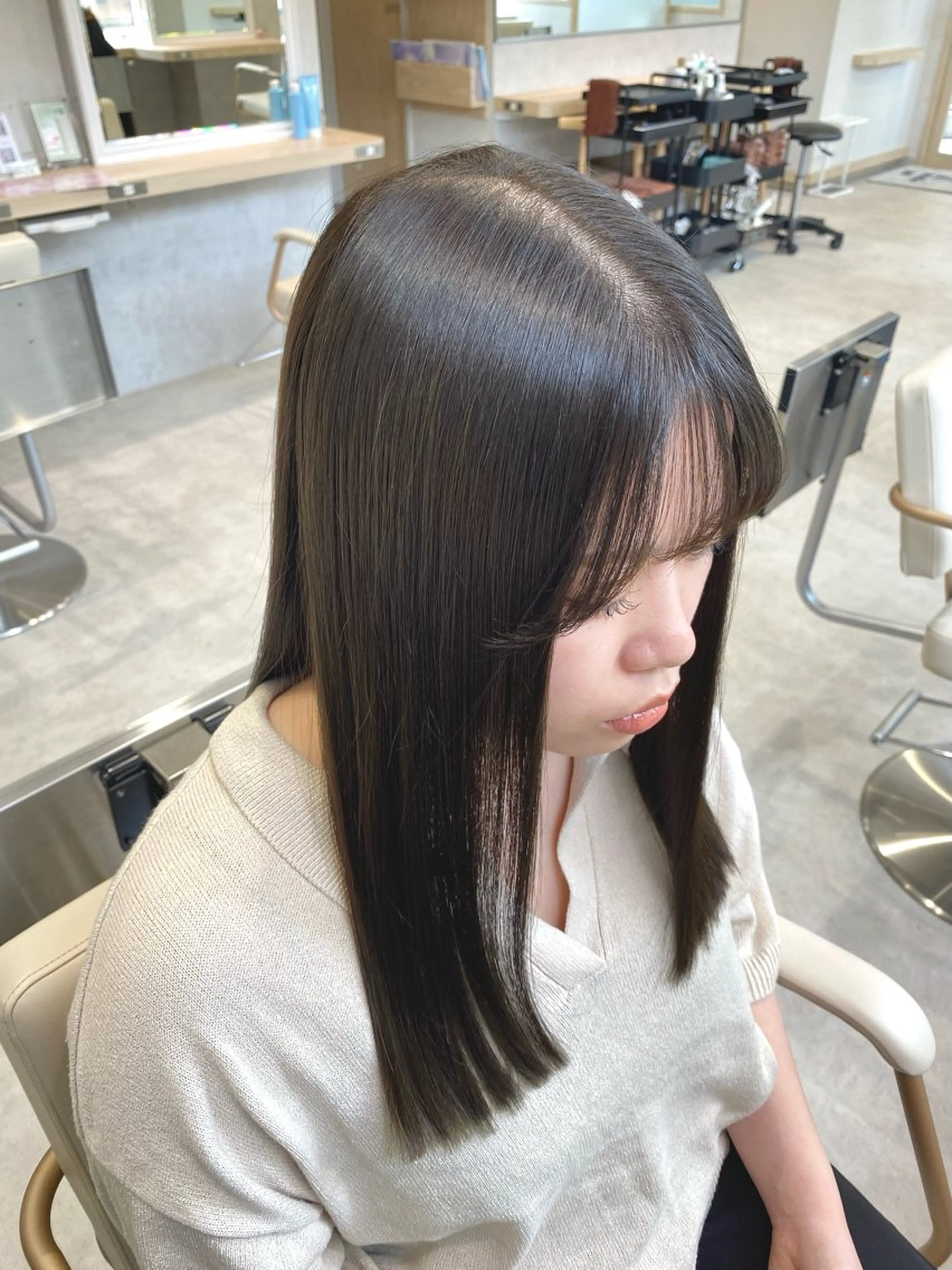 セミロング 川尻 未来のヘアスタイル