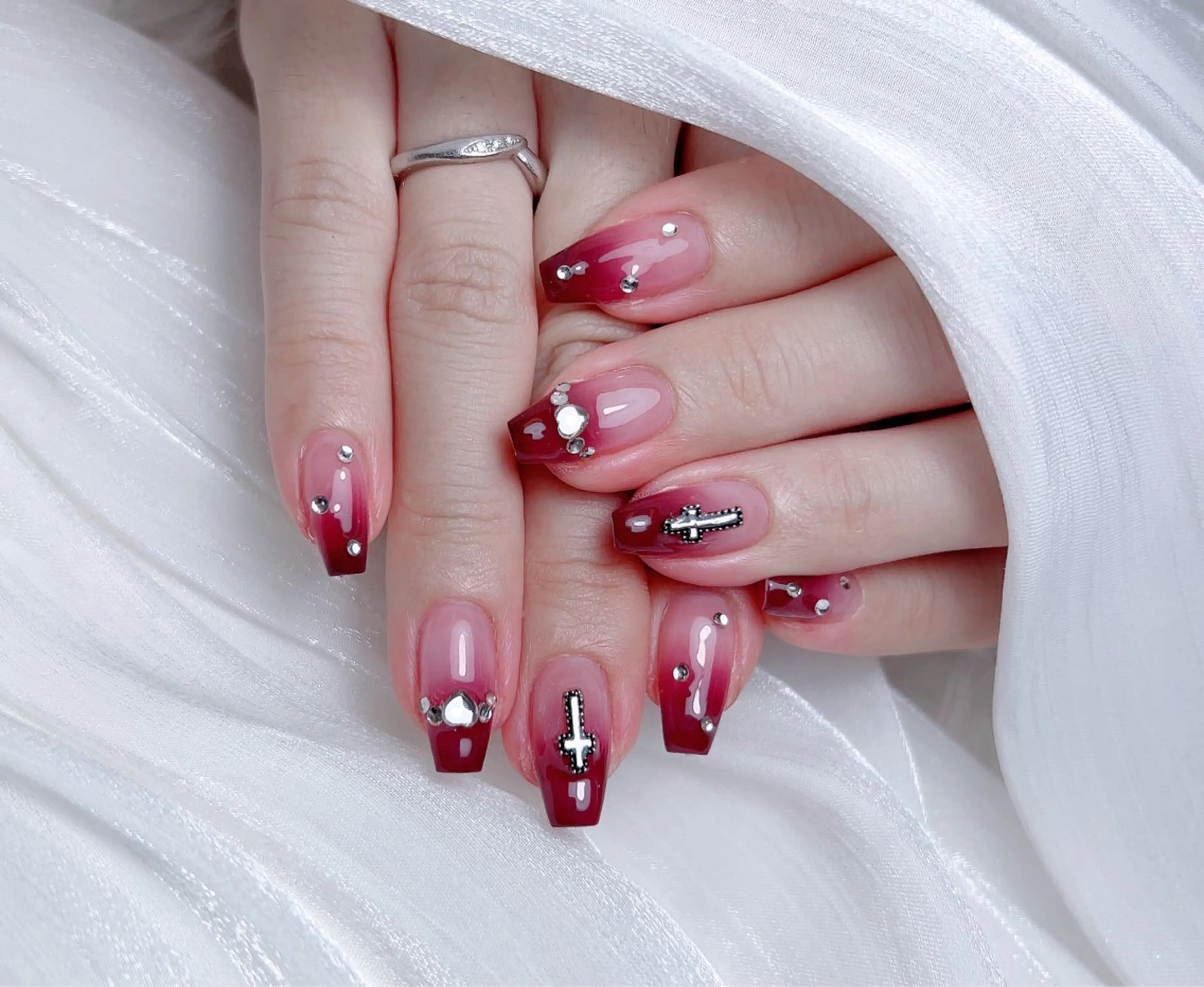 ネイル 🎀M nails✨ ビューティーのネイルデザイン